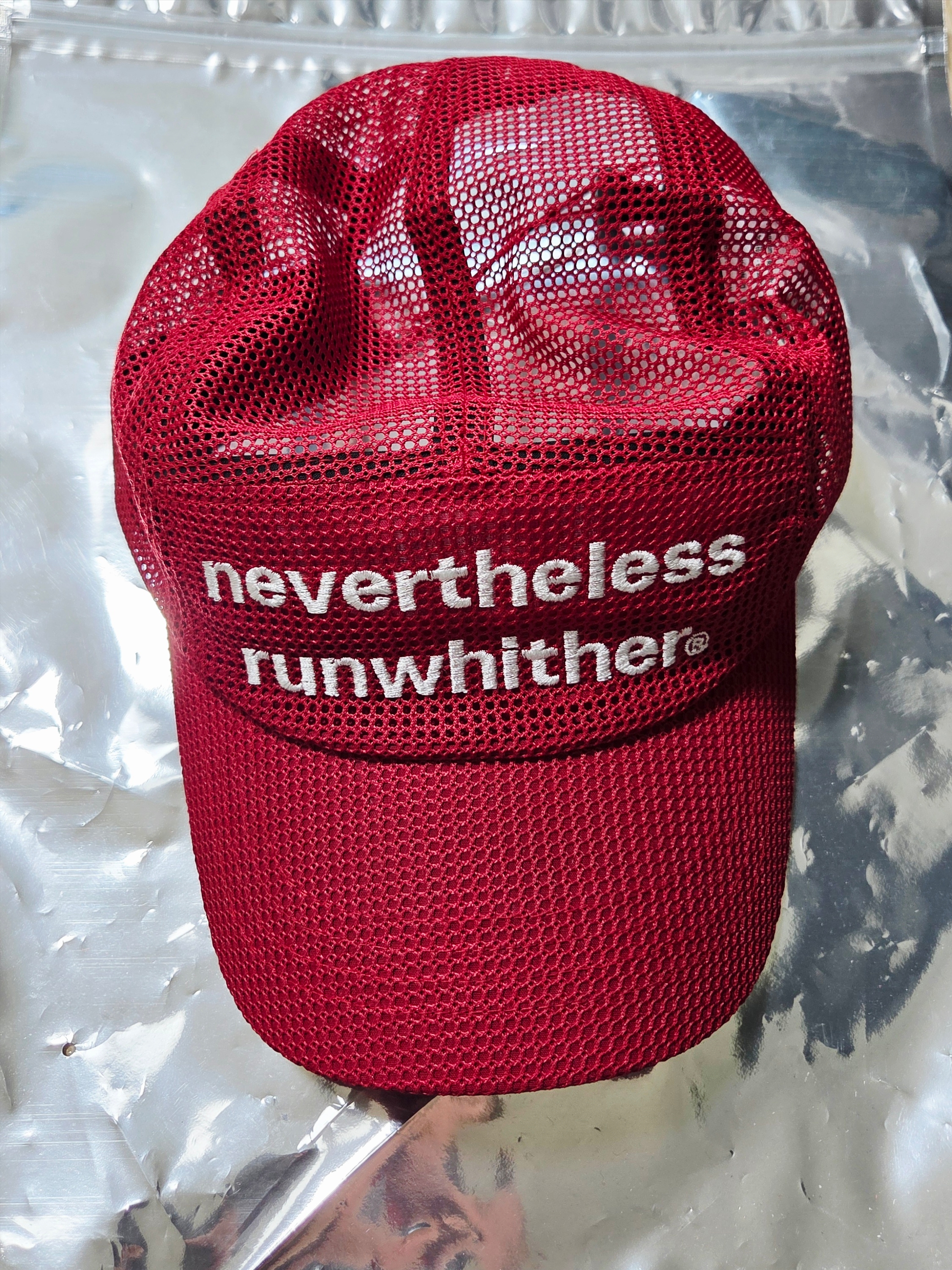 [KREAM 단독] runwhither Mesh Cap Red 착용 스타일 - 1