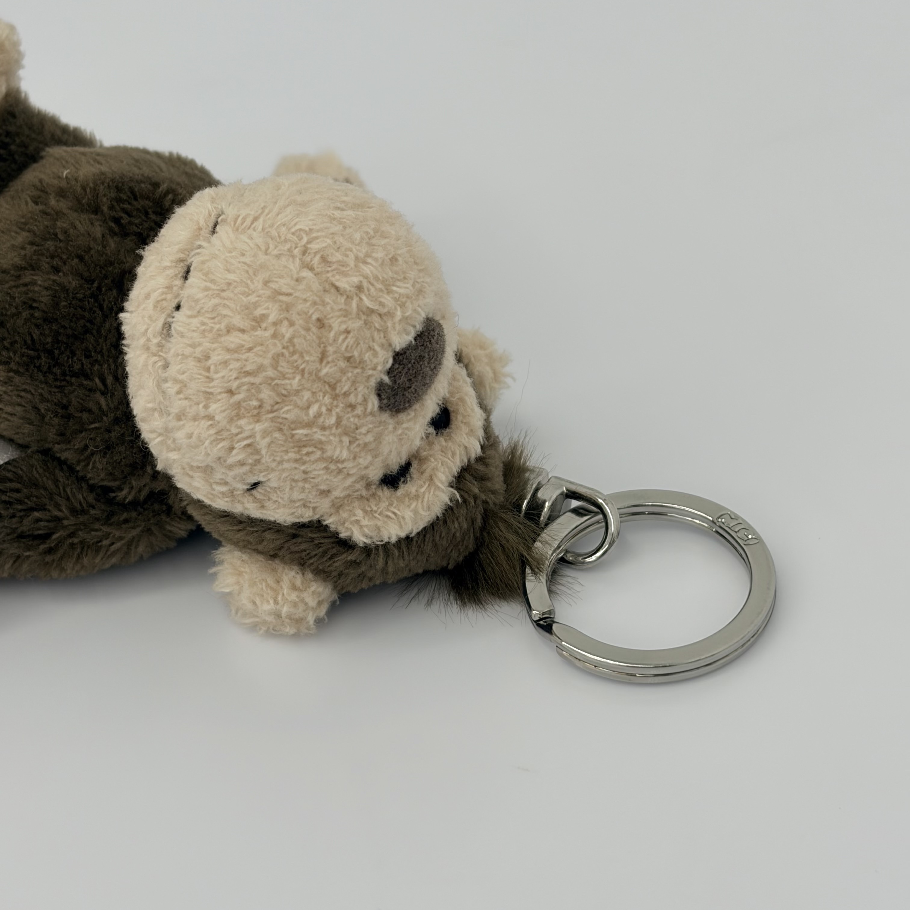 [KREAM 단독] NICI Monkey 10cm Bean Bag Keyring 착용 스타일 - 1