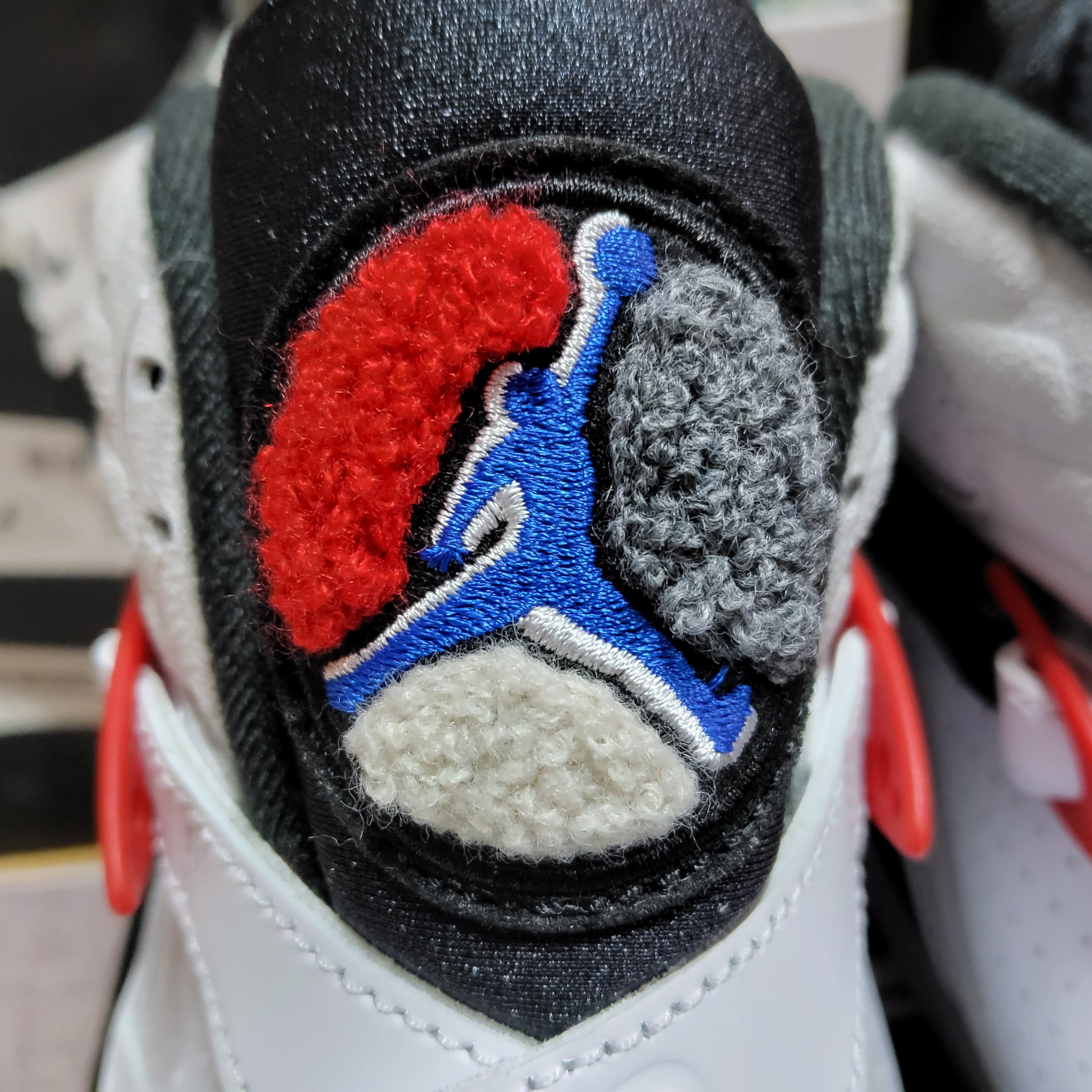 Jordan 8 Retro Bugs Bunny 2025 착용 스타일 - 2