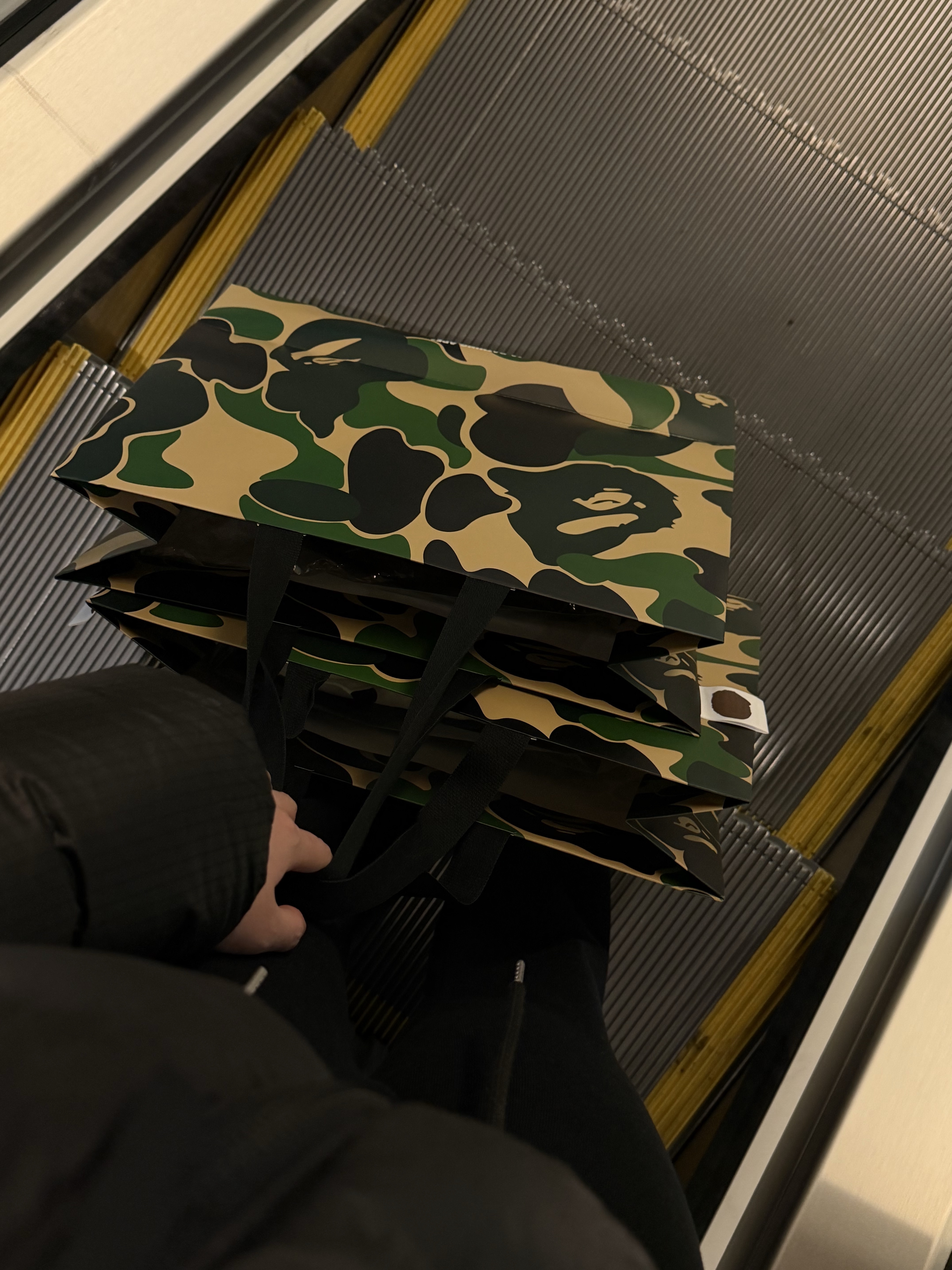 BAPE Baby Milo Small Backpack #1 Brown, Supreme S Logo Zip Up Hooded Sweatshirt Woodland Camo - 25FW 착용 스타일 - 3