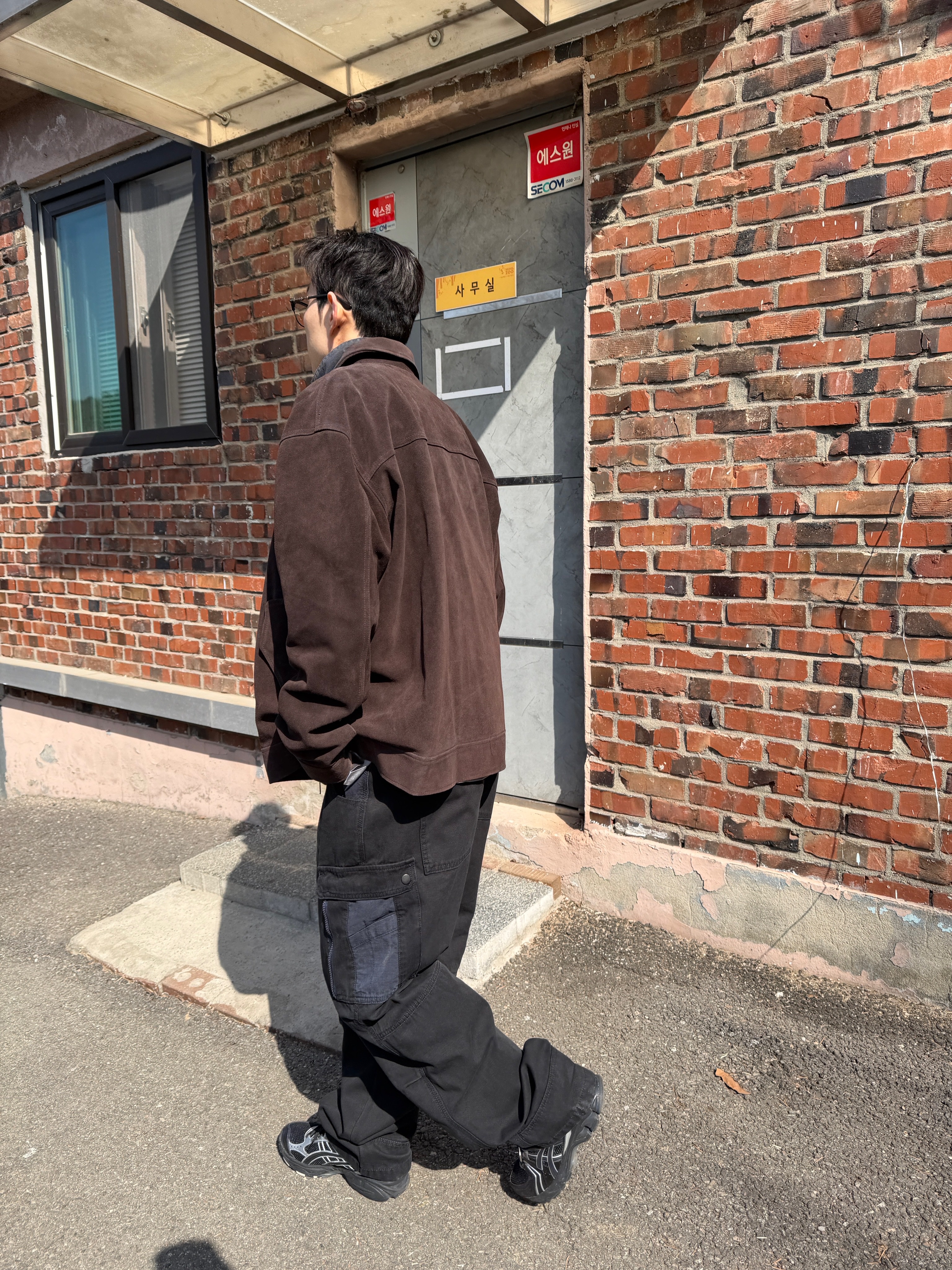 Undermycar 25SS Suede Oversized Work Jacket Brown, Asics x Atmos x Undermycar Gel-Kayano 14 Black Pure Silver 착용 스타일 - 2