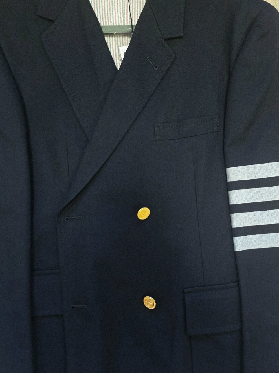 Thom Browne 4-Bar Double Breasted Jacket Navy 착용 스타일 - 4