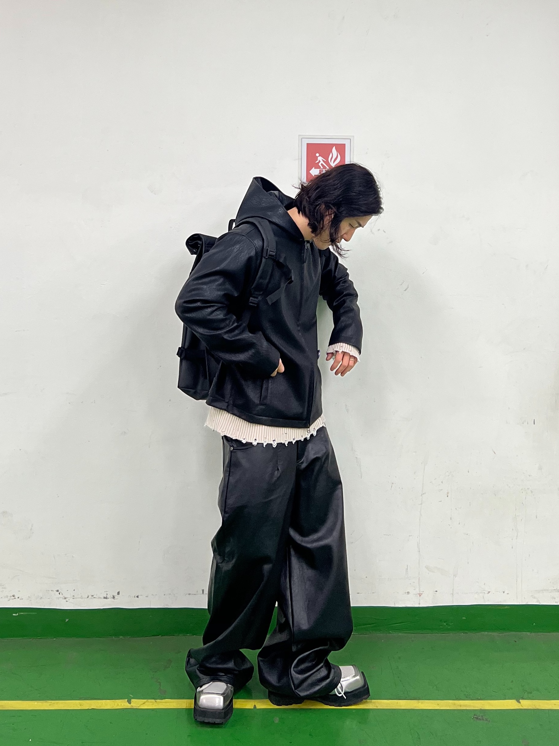 Hono Report Hooded Zip-Up Black 착용 스타일 - 6