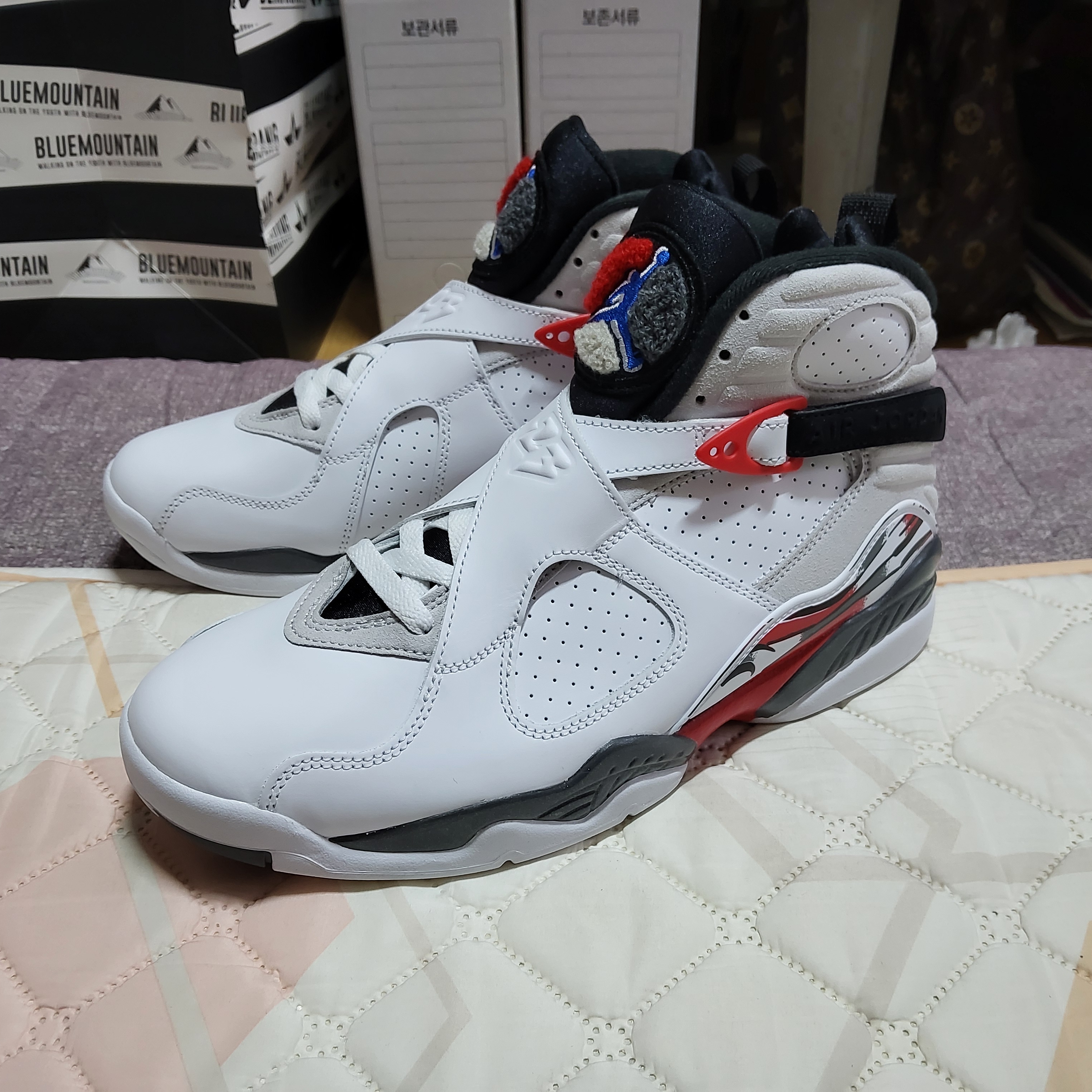 Jordan 8 Retro Bugs Bunny 2025 착용 스타일 - 1