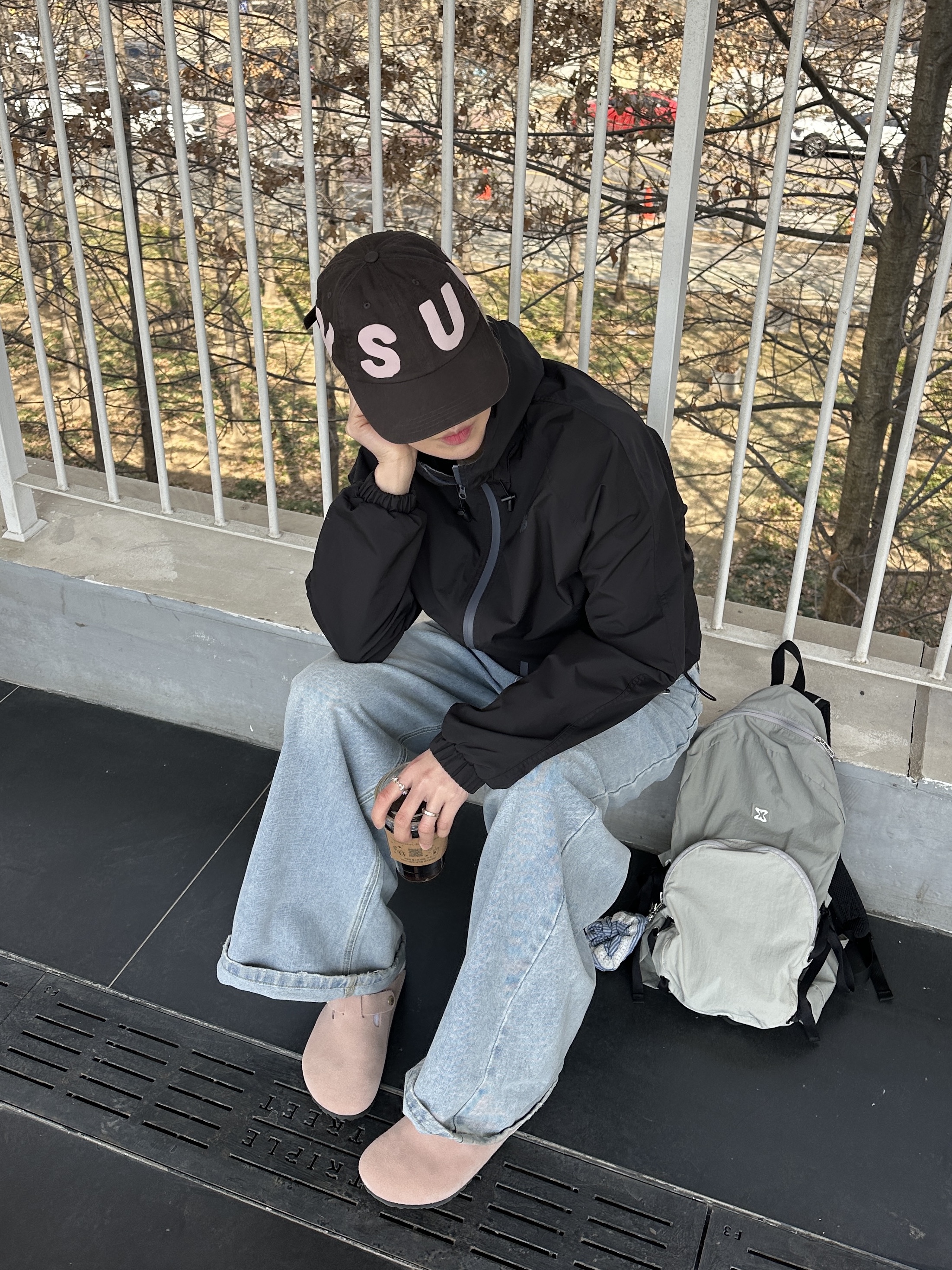 [더블적립] sunlovetour Capital Cap Dark Brown, Birkenstock Boston Suede Leather Light Rose - Regular 착용 스타일 - 2