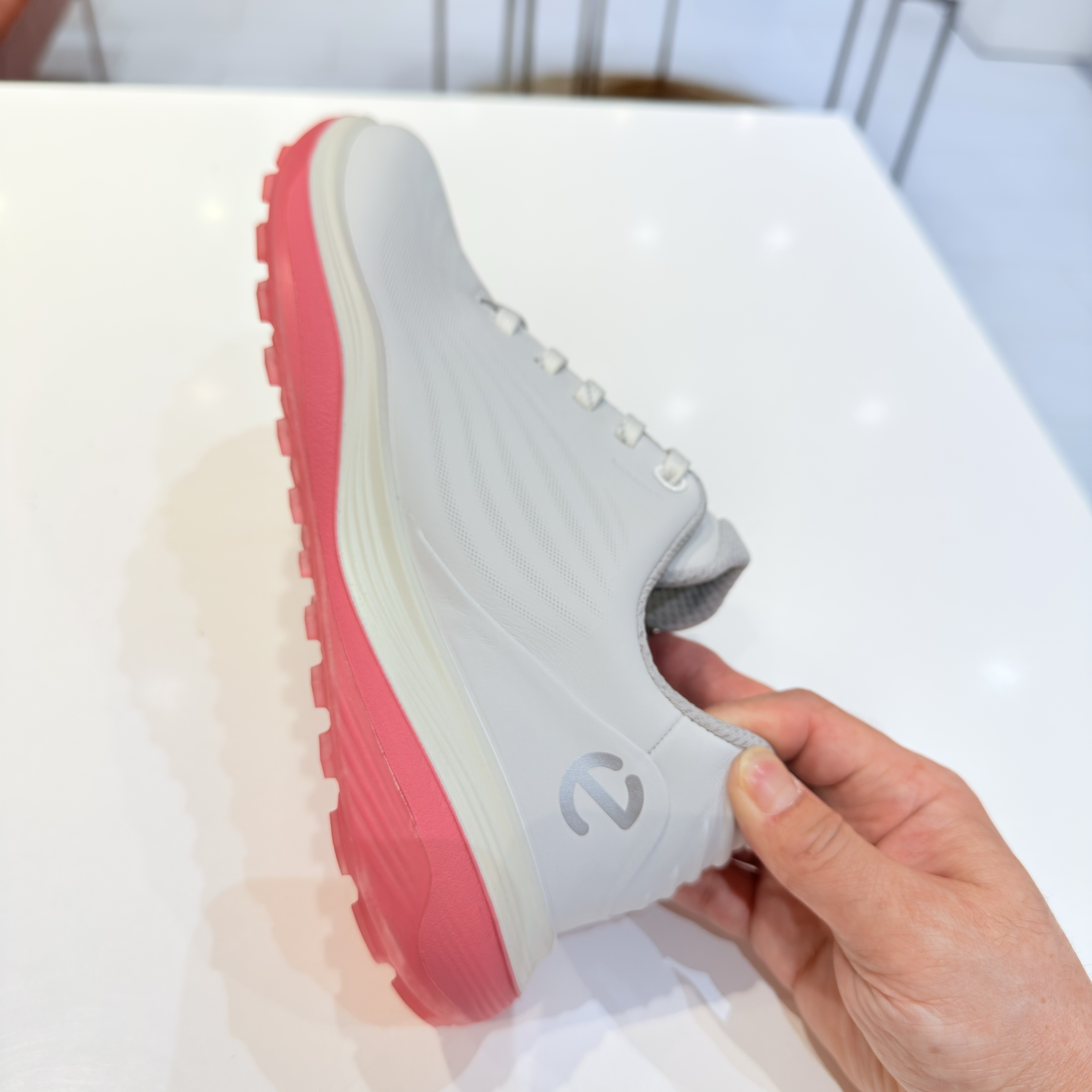 (W) Ecco Golf LT1 Shoes White Bubble Gum 착용 스타일 - 3