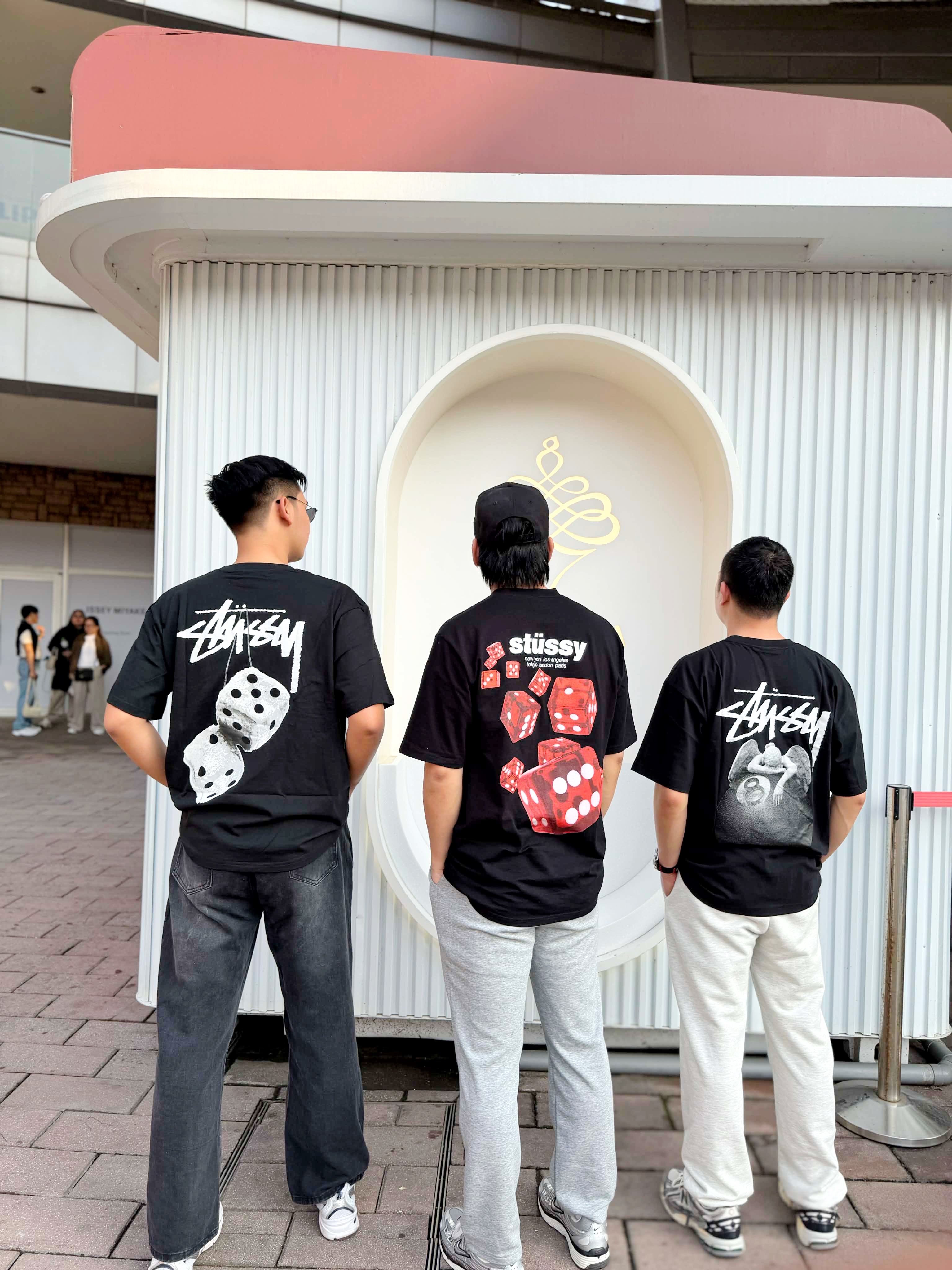 Stussy Fuzzy Dice T-Shirt Black, Stussy Angel T-Shirt Black 착용 스타일