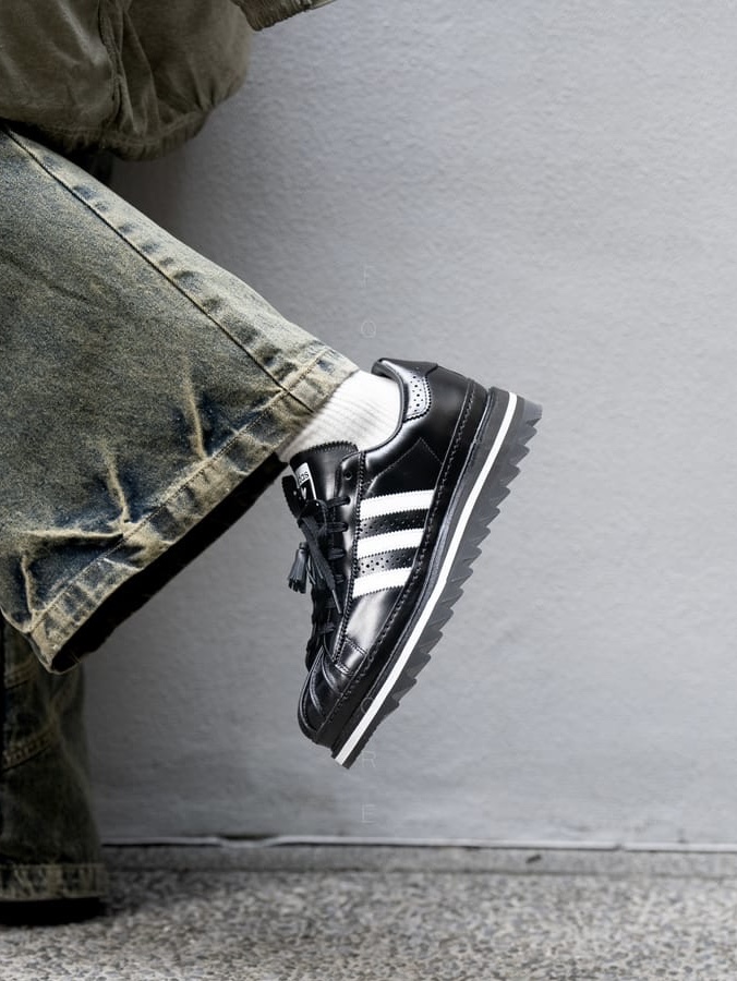 Adidas x Clot Superstar Core Black Cloud White 착용 스타일 - 1