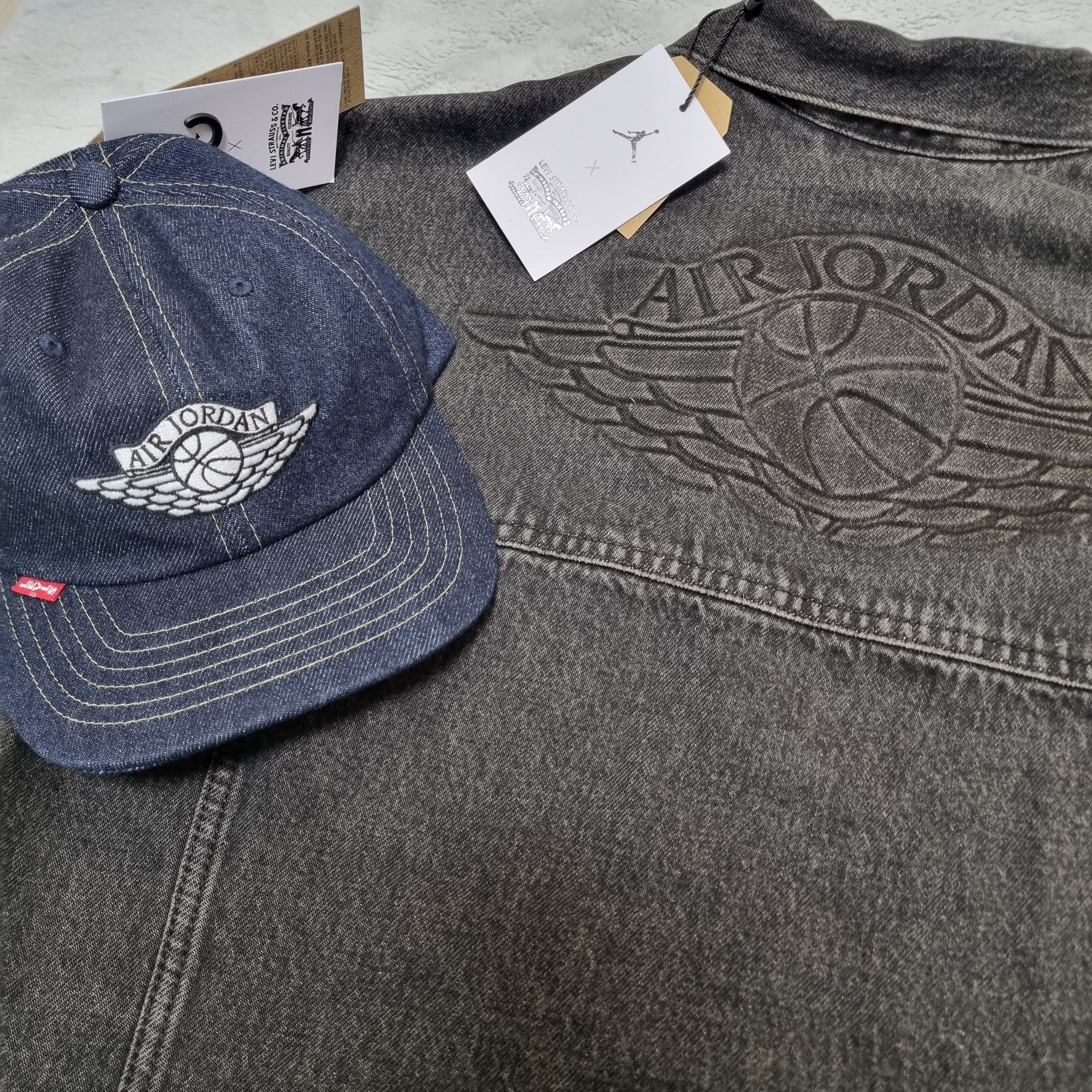 Levi's x Jordan Denim Cap Rigid Rinse, Levi's x Jordan Type III Trucker Black 착용 스타일 - 1