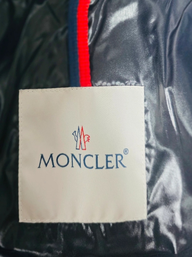 (W) Moncler Courcelles Hooded Mid Length Down Jacket Black - 25FW 착용 스타일 - 3