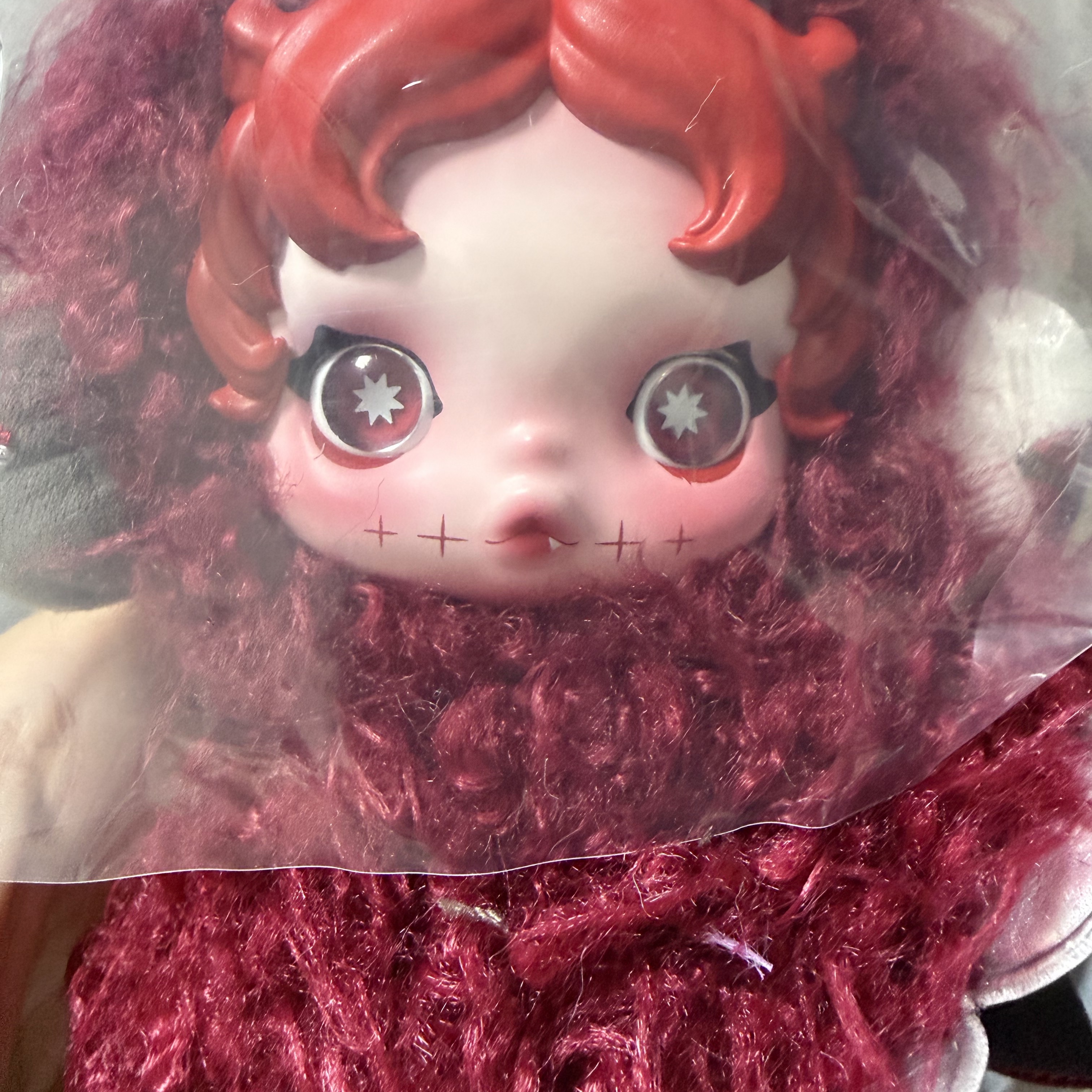 Pop Mart Skullpanda You Found Me ! Series Plush Doll Pendant Sealed Case (1 Blind Box) 착용 스타일