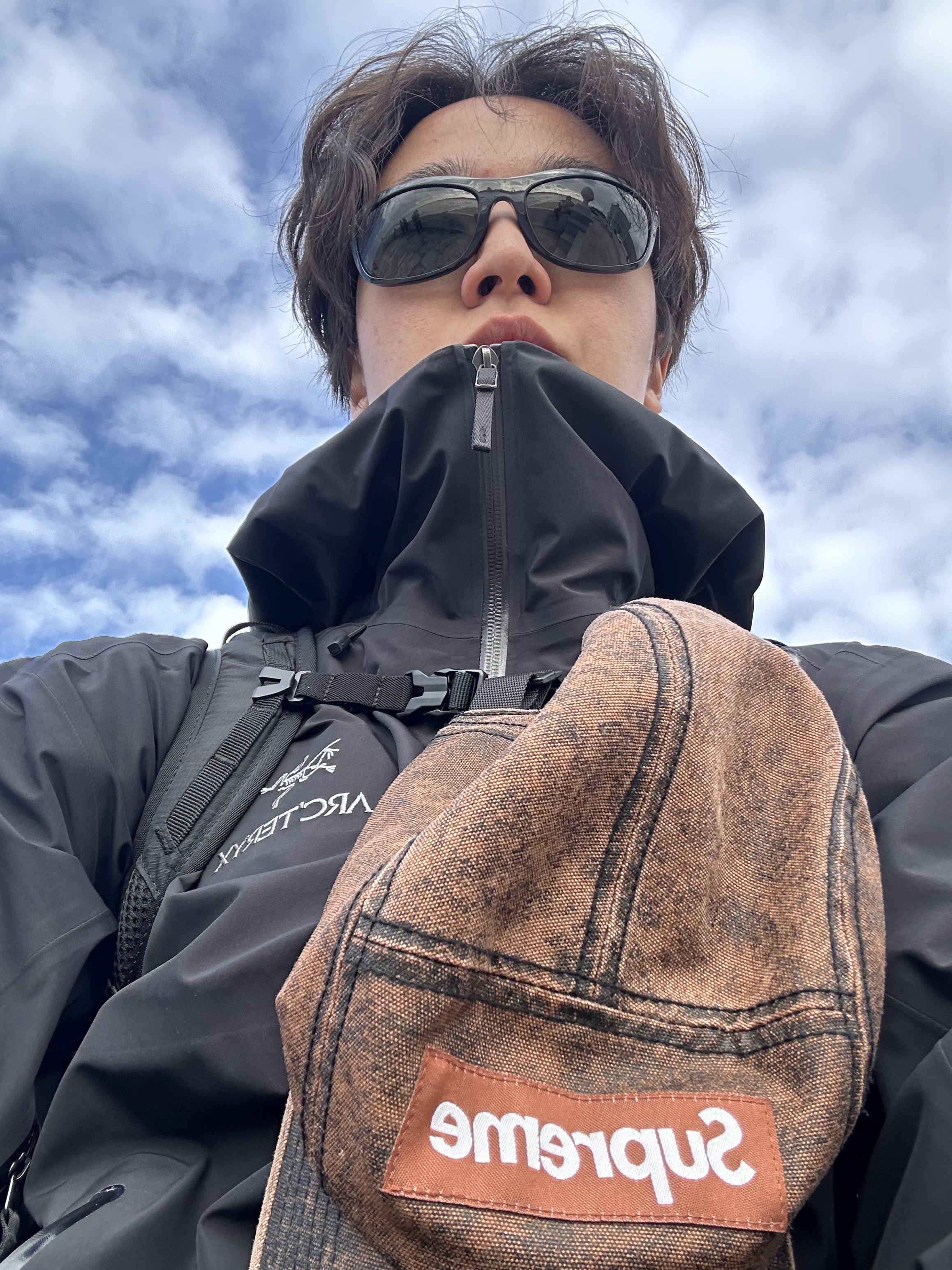Supreme Washed Cordura Camp Cap Rust - 22FW, Salomon Trailblazer 20 Black 착용 스타일