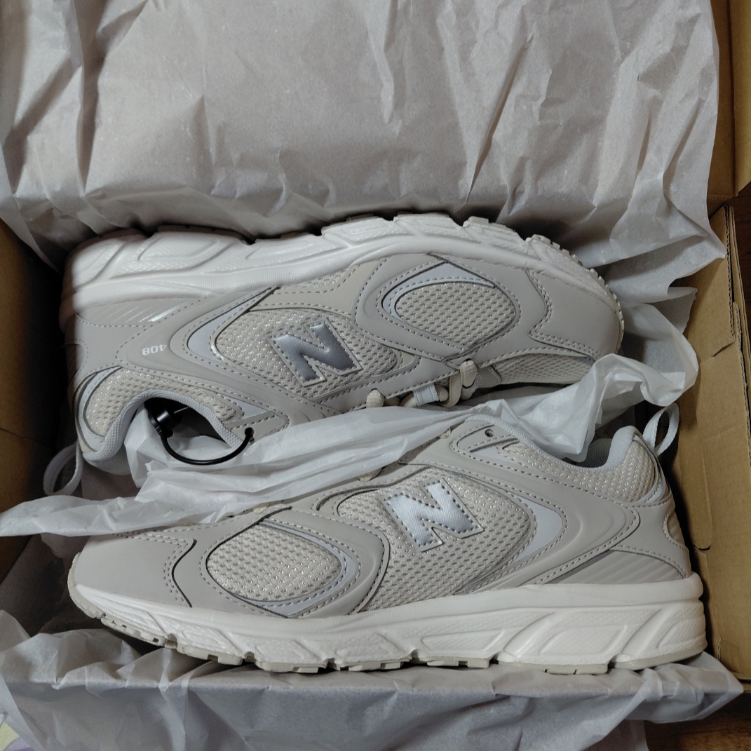 New Balance 408 Munsell White 착용 스타일