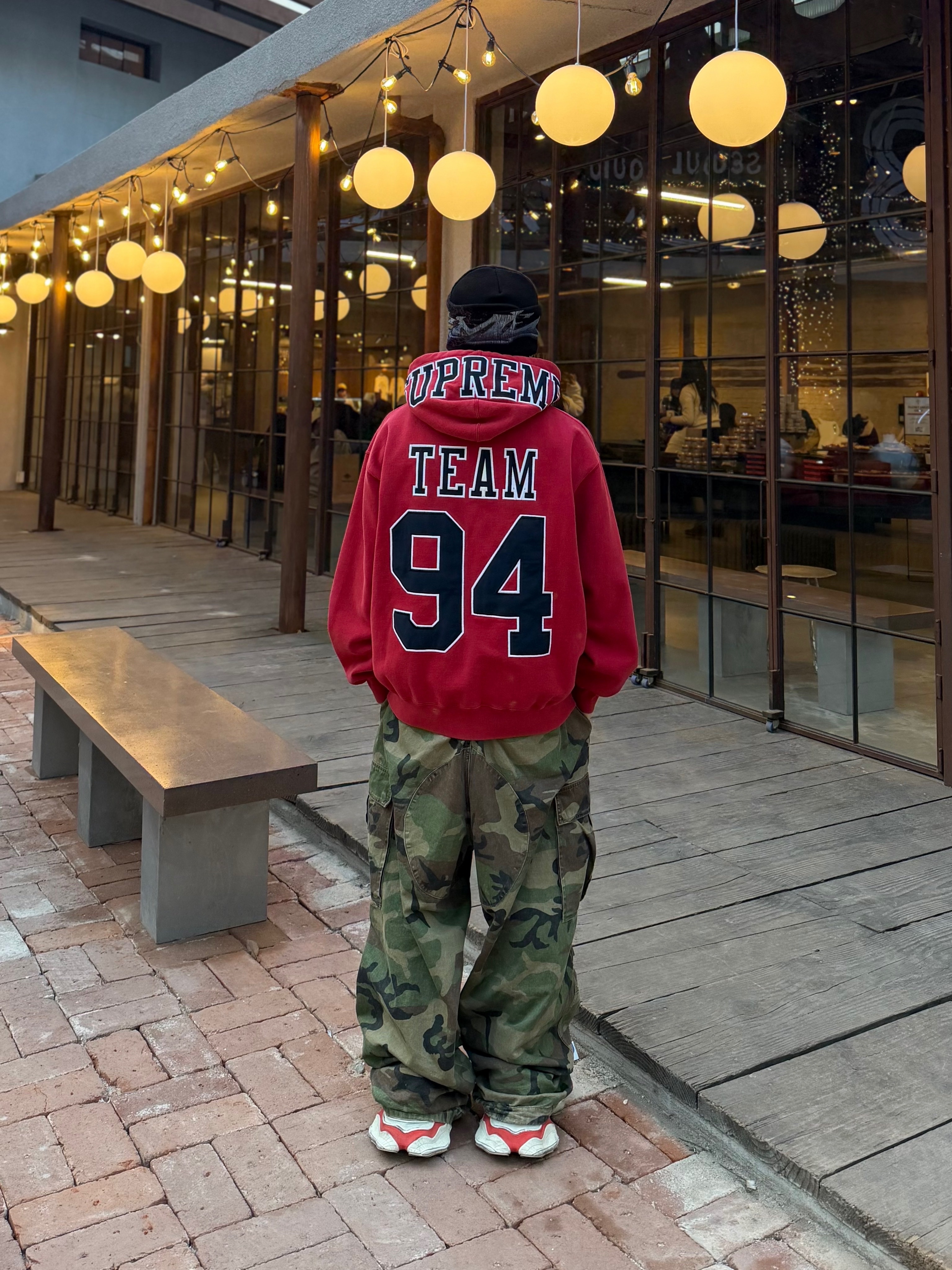 Supreme Team 94 Hooded Sweatshirt Red - 25SS 착용 스타일