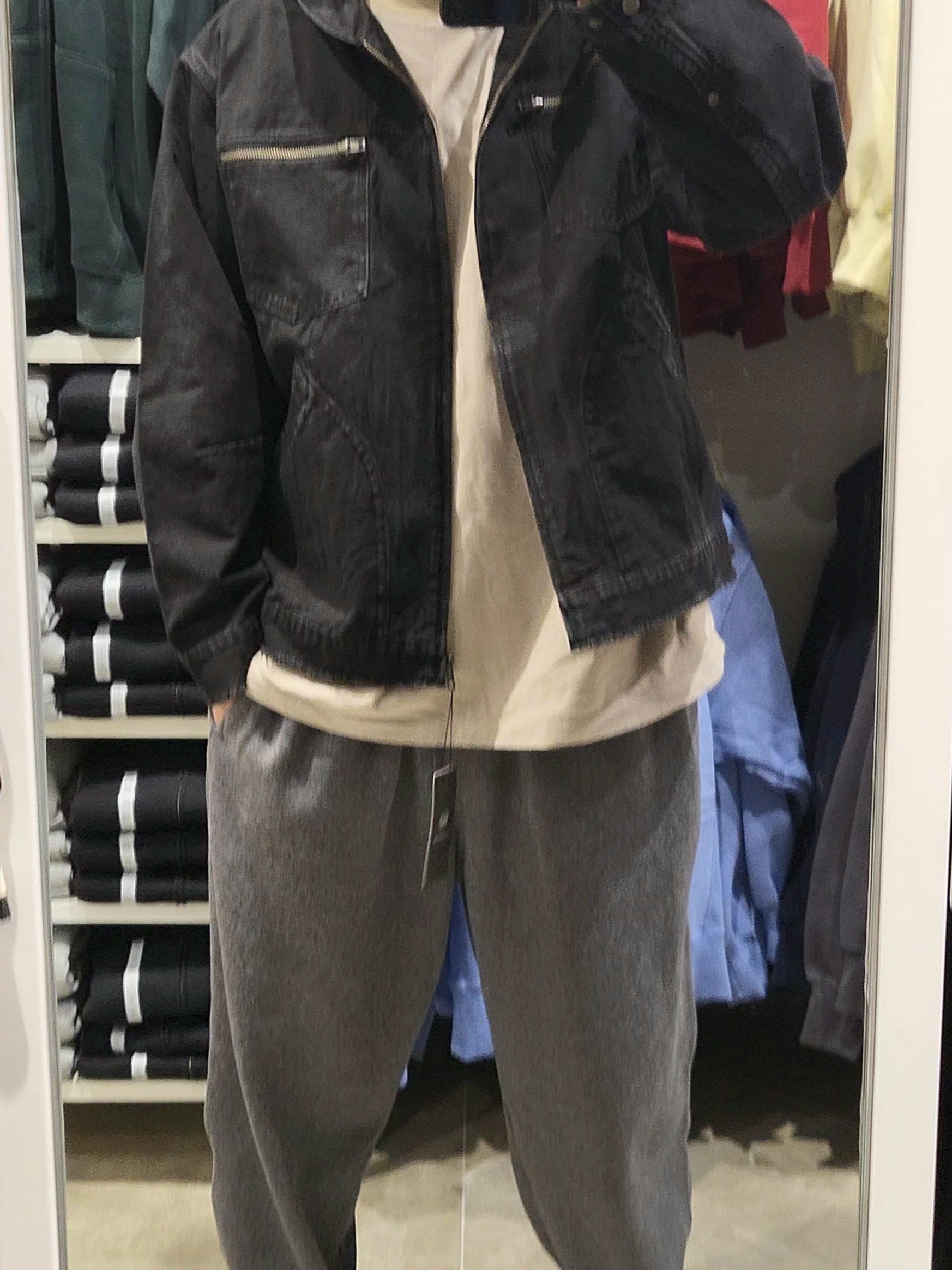 GU x Undercover Undercover Denim Zip-Up Hoodie Black 착용 스타일