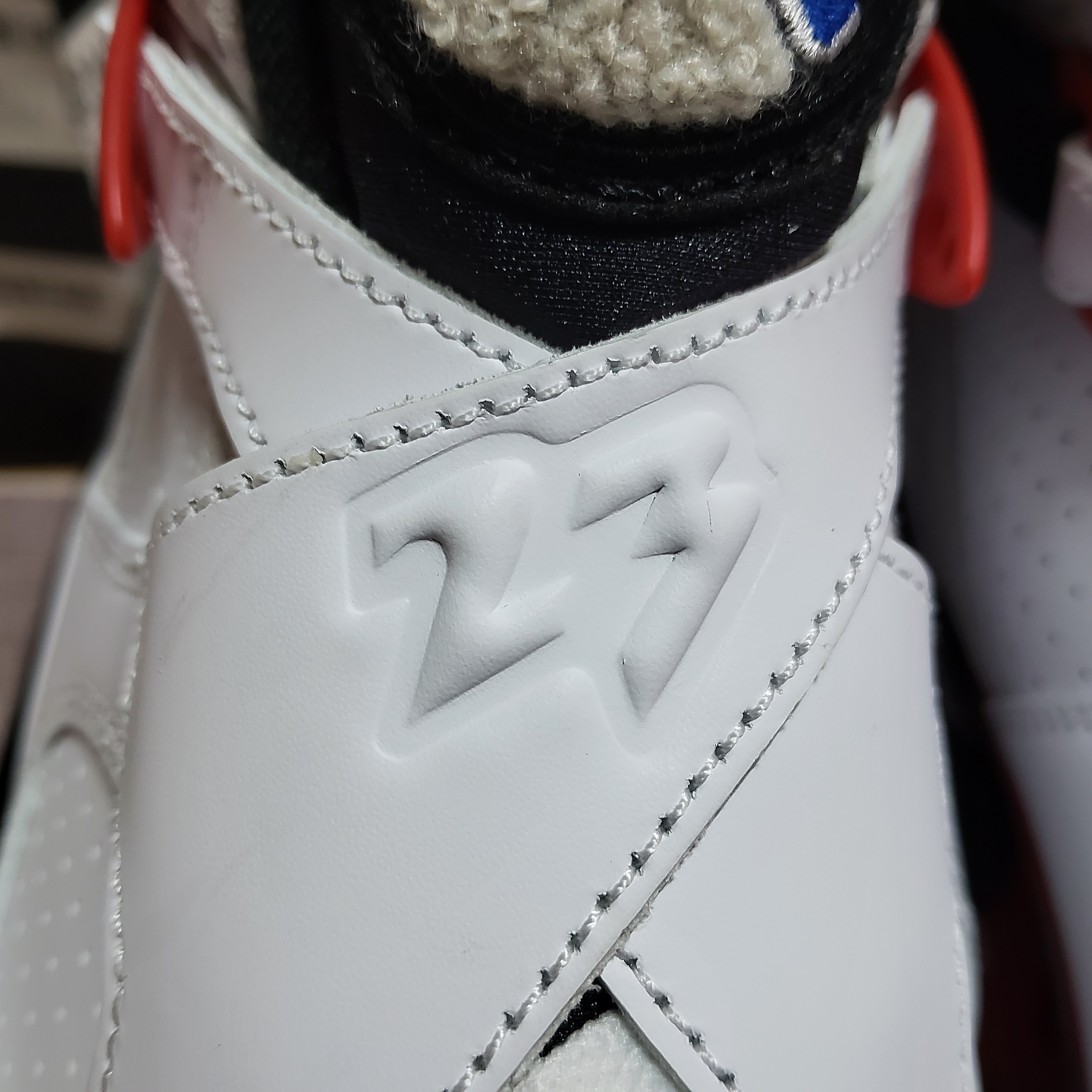 Jordan 8 Retro Bugs Bunny 2025 착용 스타일 - 3
