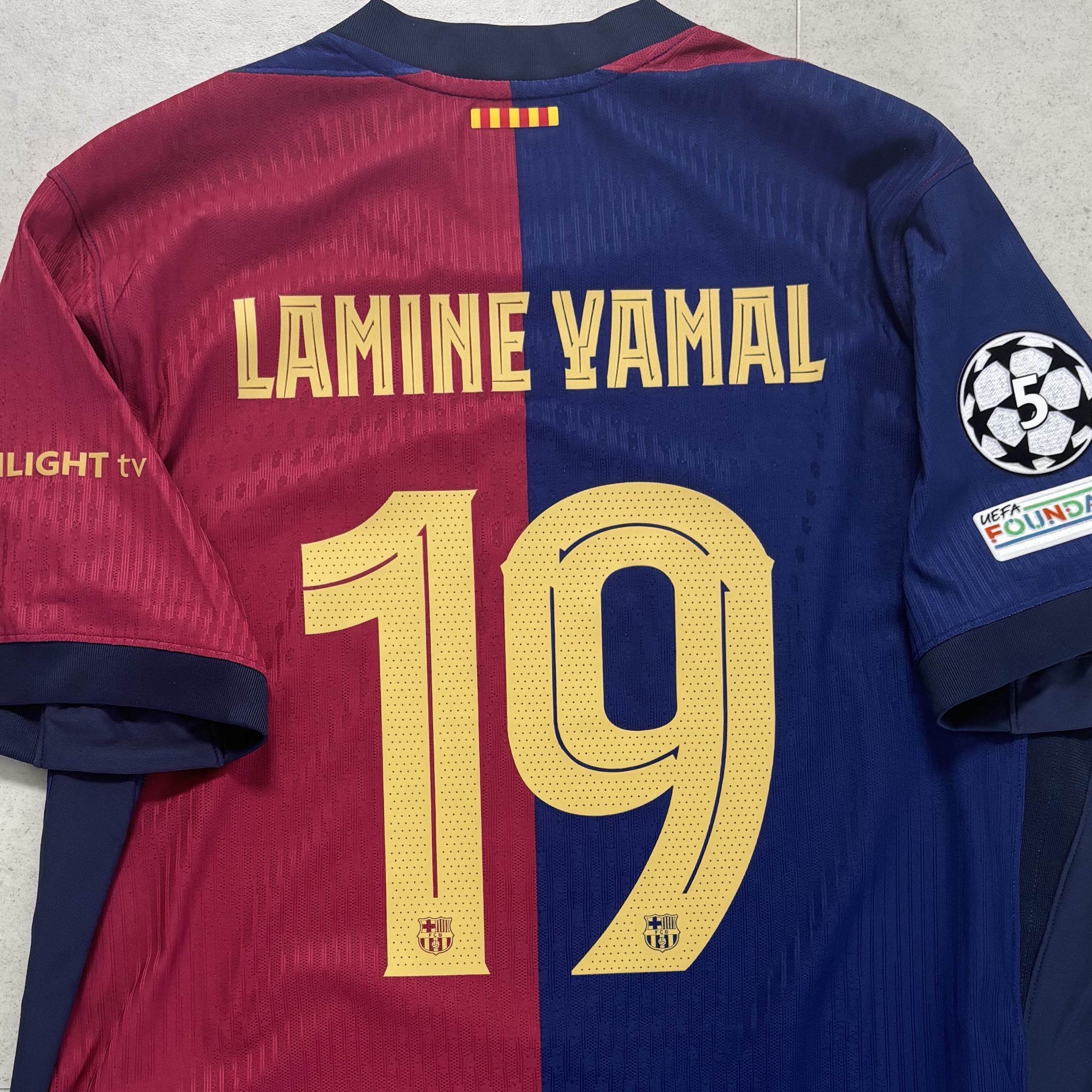 Nike FC Barcelona 2024/25 Dri-Fit Stadium Home Jersey Deep Royal Blue Midnight Navy (Non Marking Ver.), Nike FC Barcelona 2024/25 Dri-Fit ADV Match Home Jersey Deep Royal Blue Noble Red (Non Marking Ver.) 착용 스타일 - 2