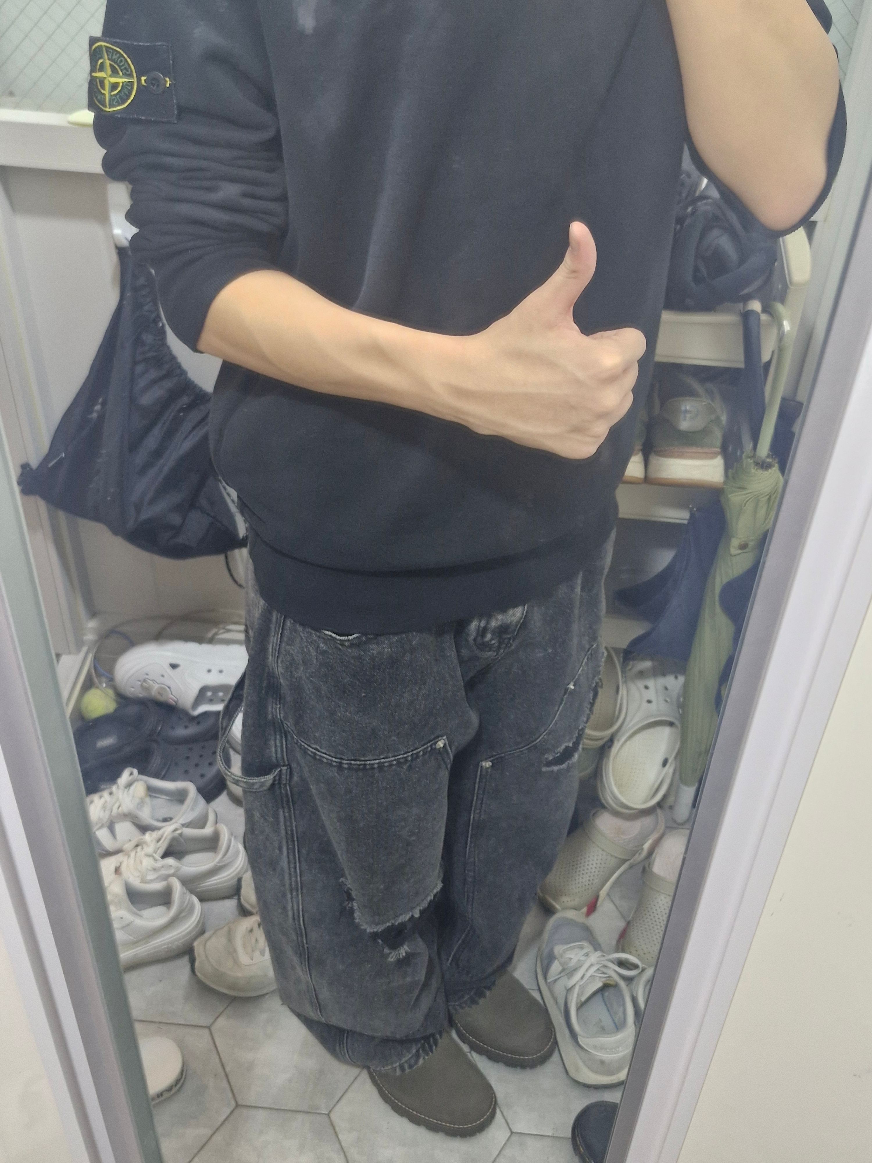 Stone Island 63020 Crewneck Sweatshirt Black - 22FW 착용 스타일
