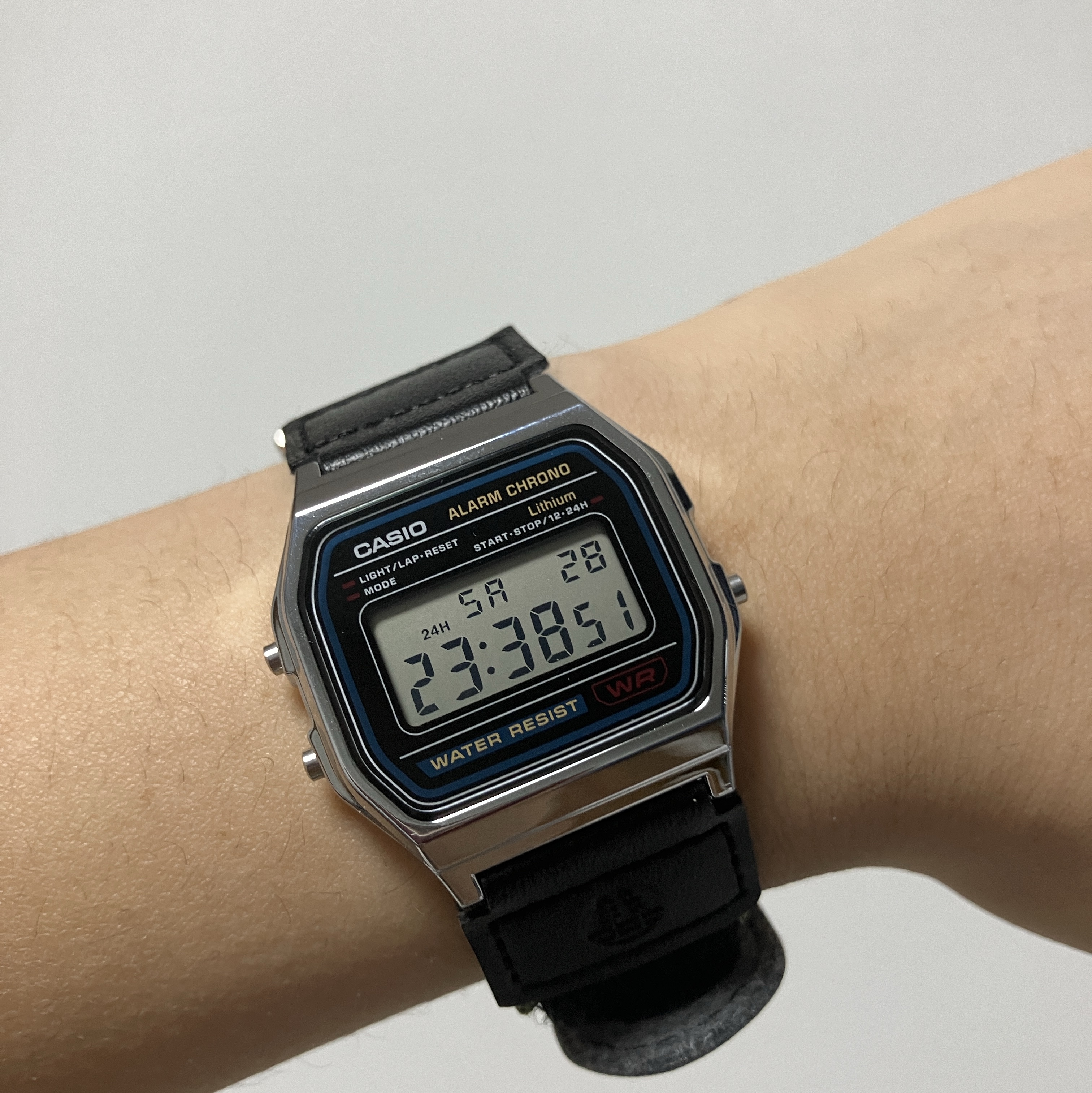 Casio A-158WA-1 착용 스타일