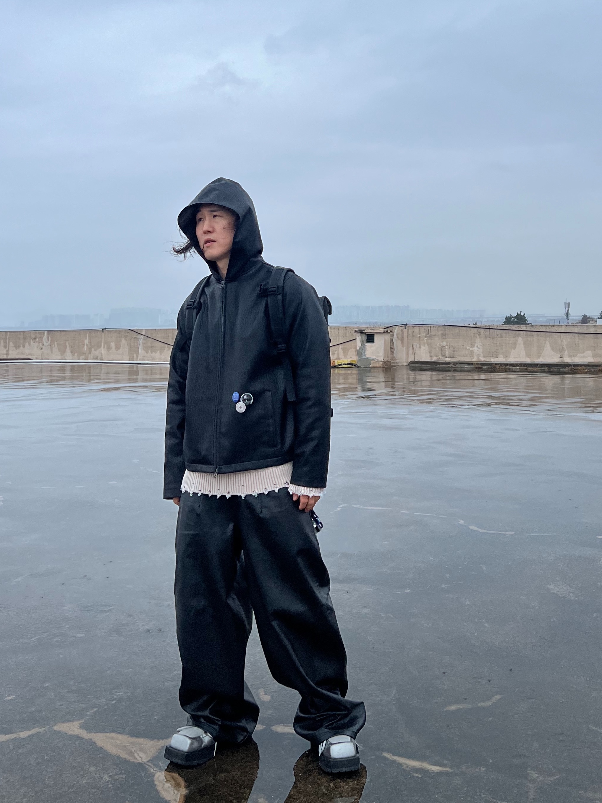 Hono Report Hooded Zip-Up Black 착용 스타일 - 2