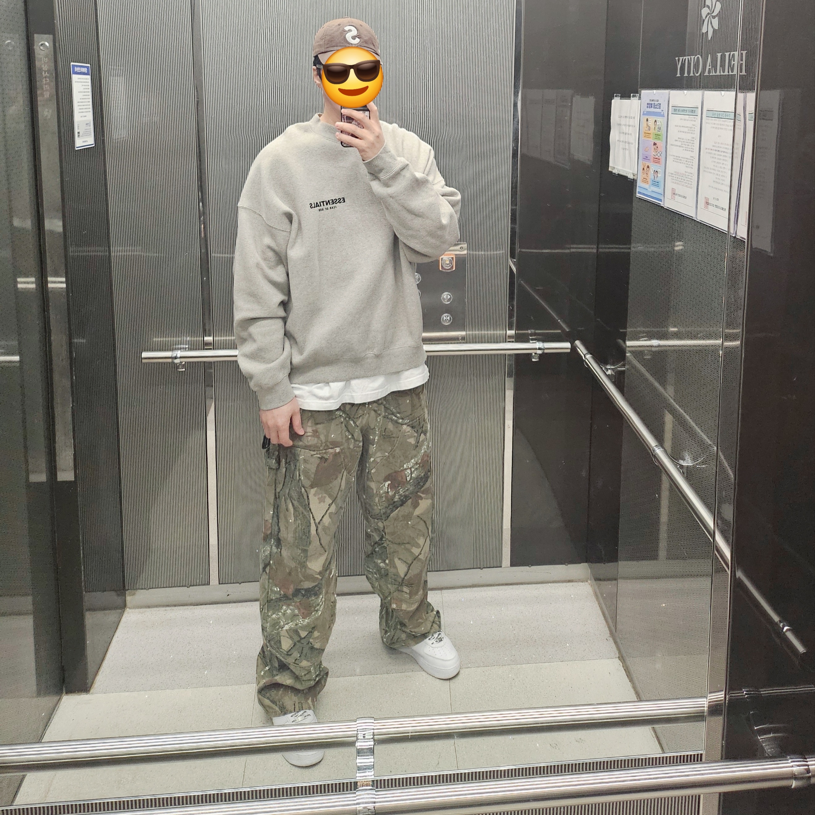 Supreme Cordura Denim S Logo 6-Panel Brown - 25SS, Essentials The Core Collection Crewneck Sweatshirt Dark Oatmeal 착용 스타일