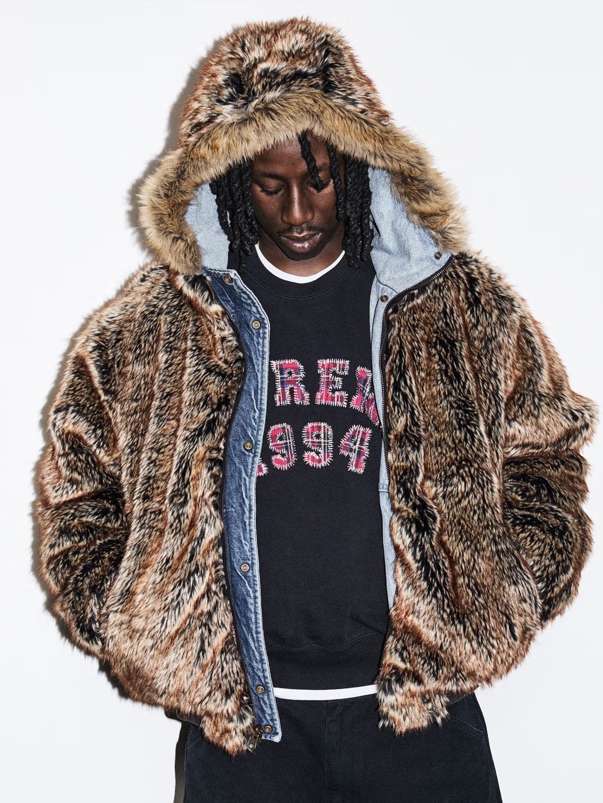 Supreme Reversible Faux Fur Hooded Work Jacket Denim - 26SS 착용 스타일 - 1