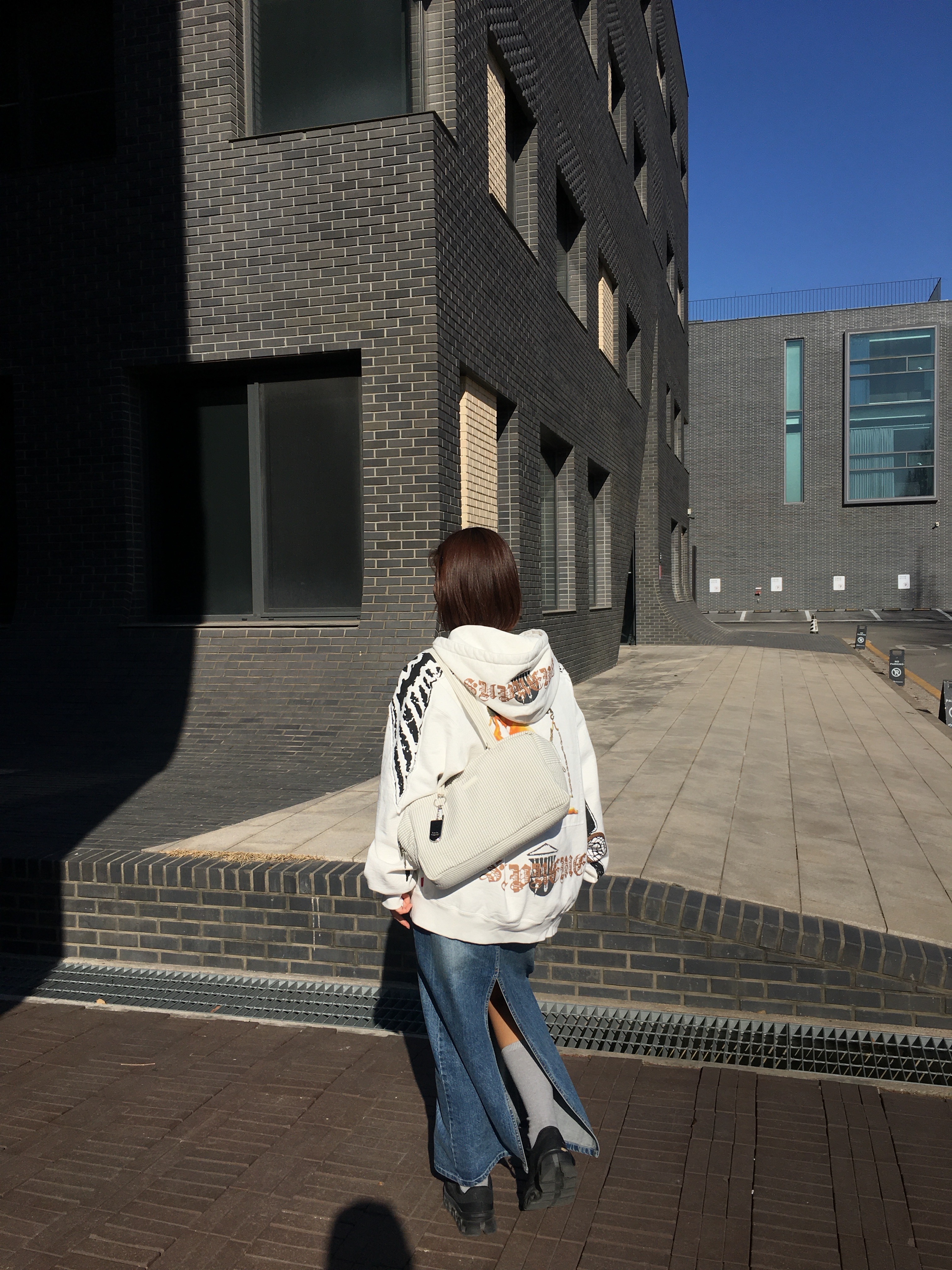 Supreme Wings Zip Up Hooded Sweatshirt Black - 25FW, On Running x Post Archive Faction (Paf) Cloudmonster 2 Thorn Brown 착용 스타일 - 1