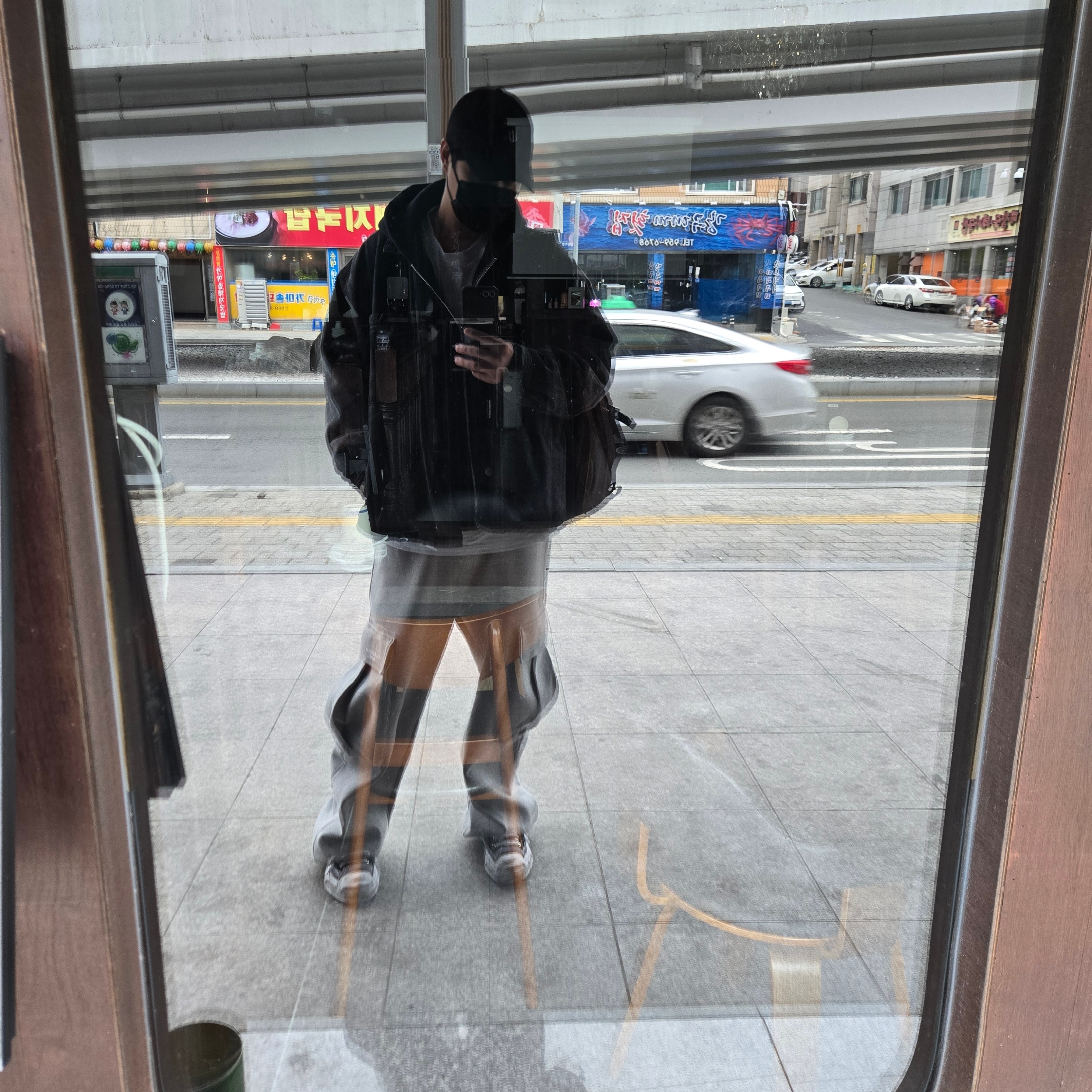 Undermycar Mu.49 Anti Fxxking Logo Play Oversized Cargo Sweat Pants Melange Gray, Supreme S Logo Zip Up Hooded Sweatshirt Black - 24FW 착용 스타일