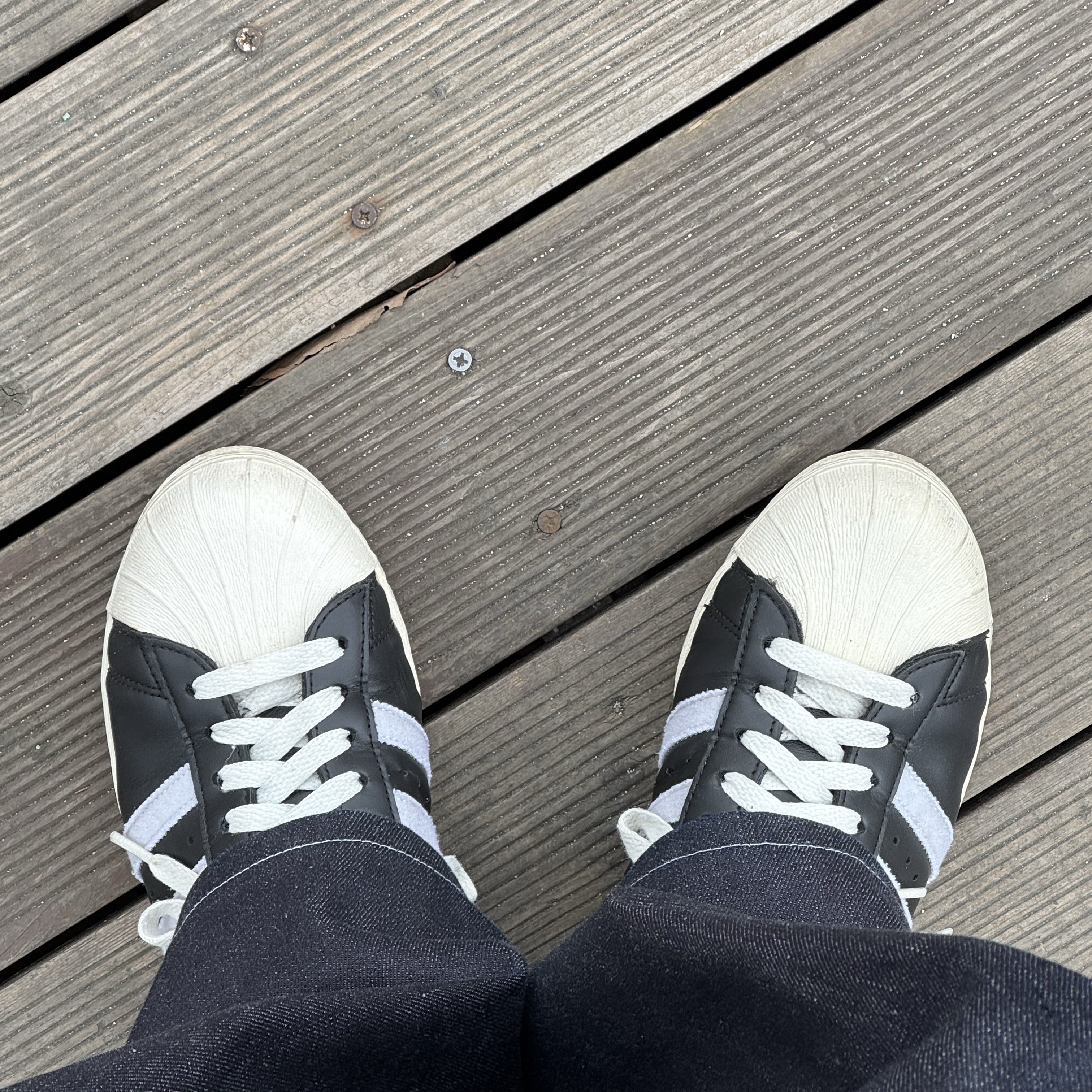 Adidas Superstar 82 FI Core Black 착용 스타일