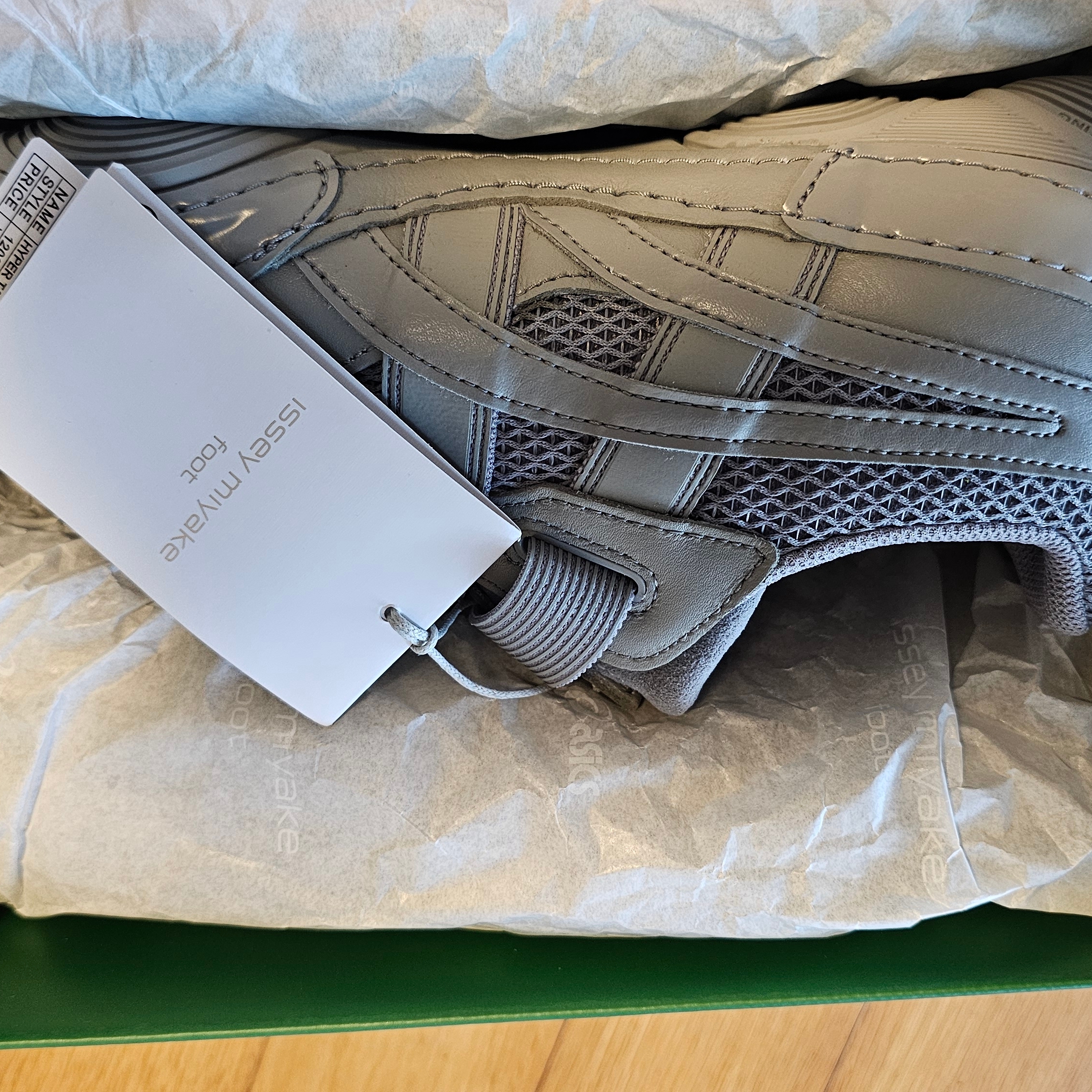 Asics x Issey Miyake Hyper Taping Grey 착용 스타일