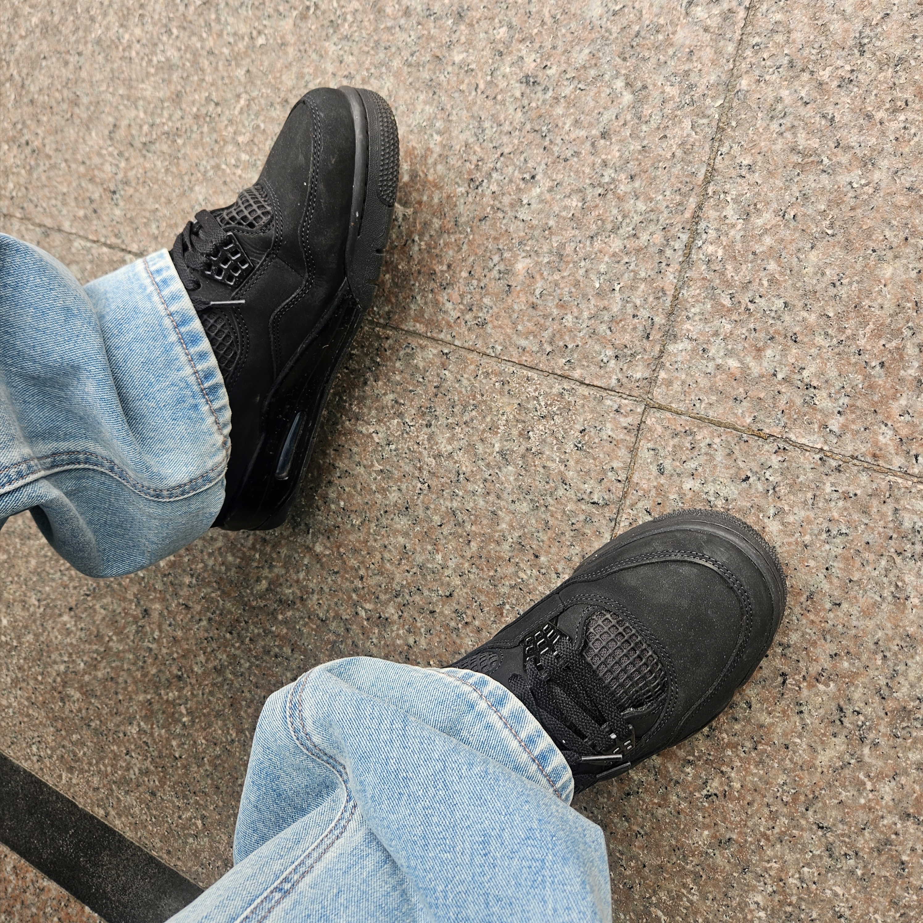 Jordan 4 Retro Black Cat 2025 착용 스타일