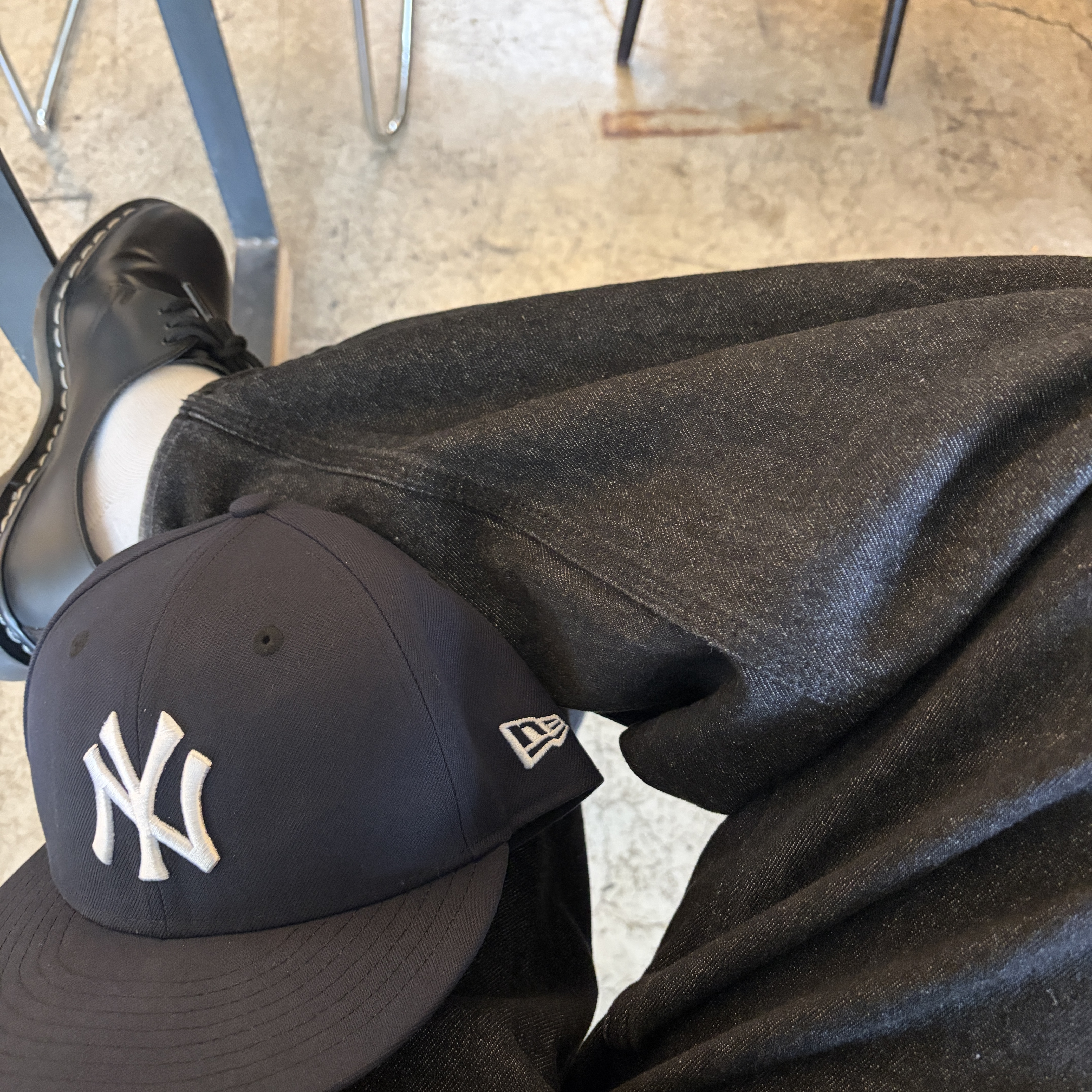 Dr. Martens 1461 WS Black Smooth, New Era 59Fifty MLB Authentic New York Yankees Game Navy 착용 스타일 - 1