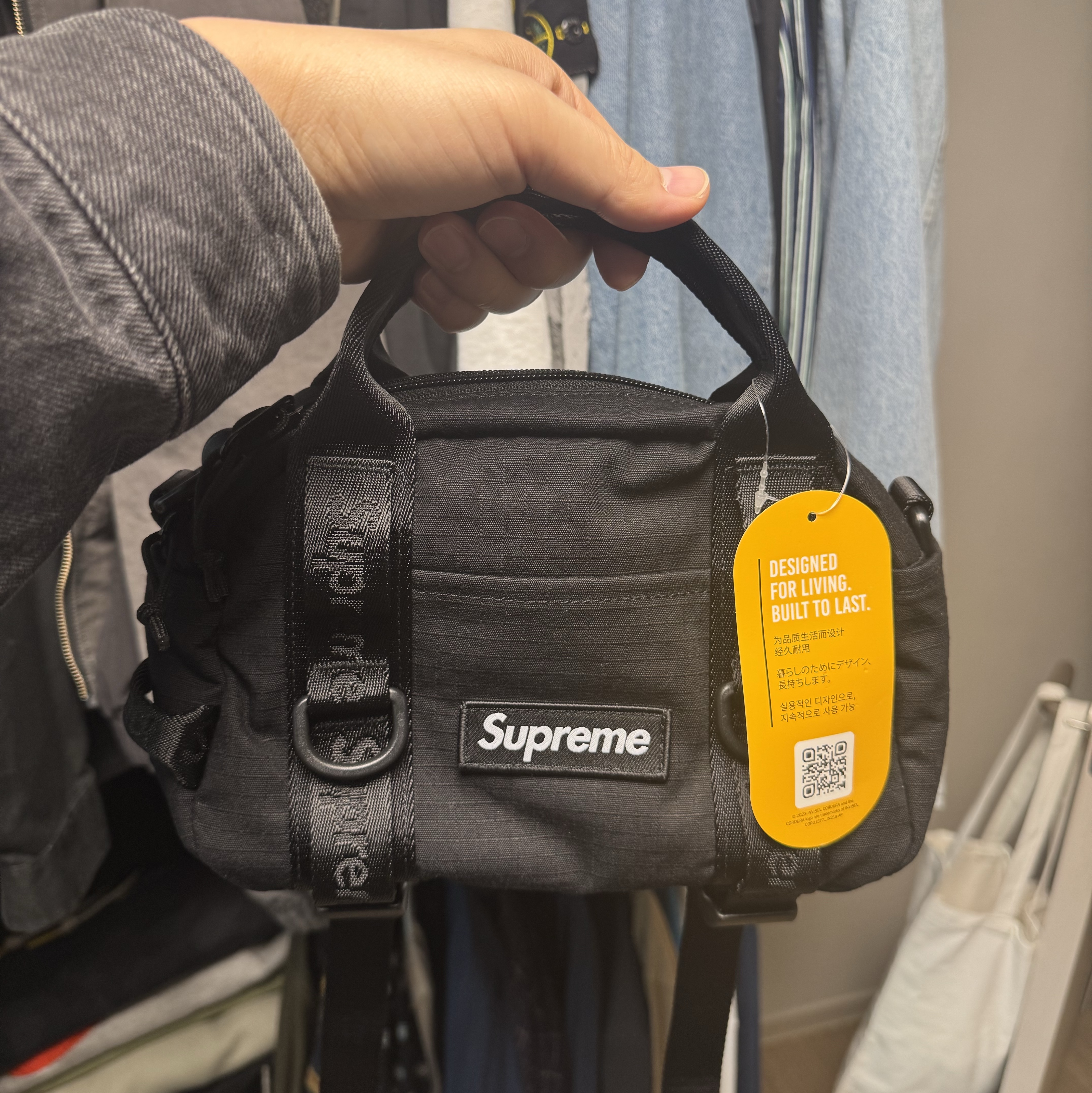 Supreme Mini Duffle Bag Black - 26SS 착용 스타일