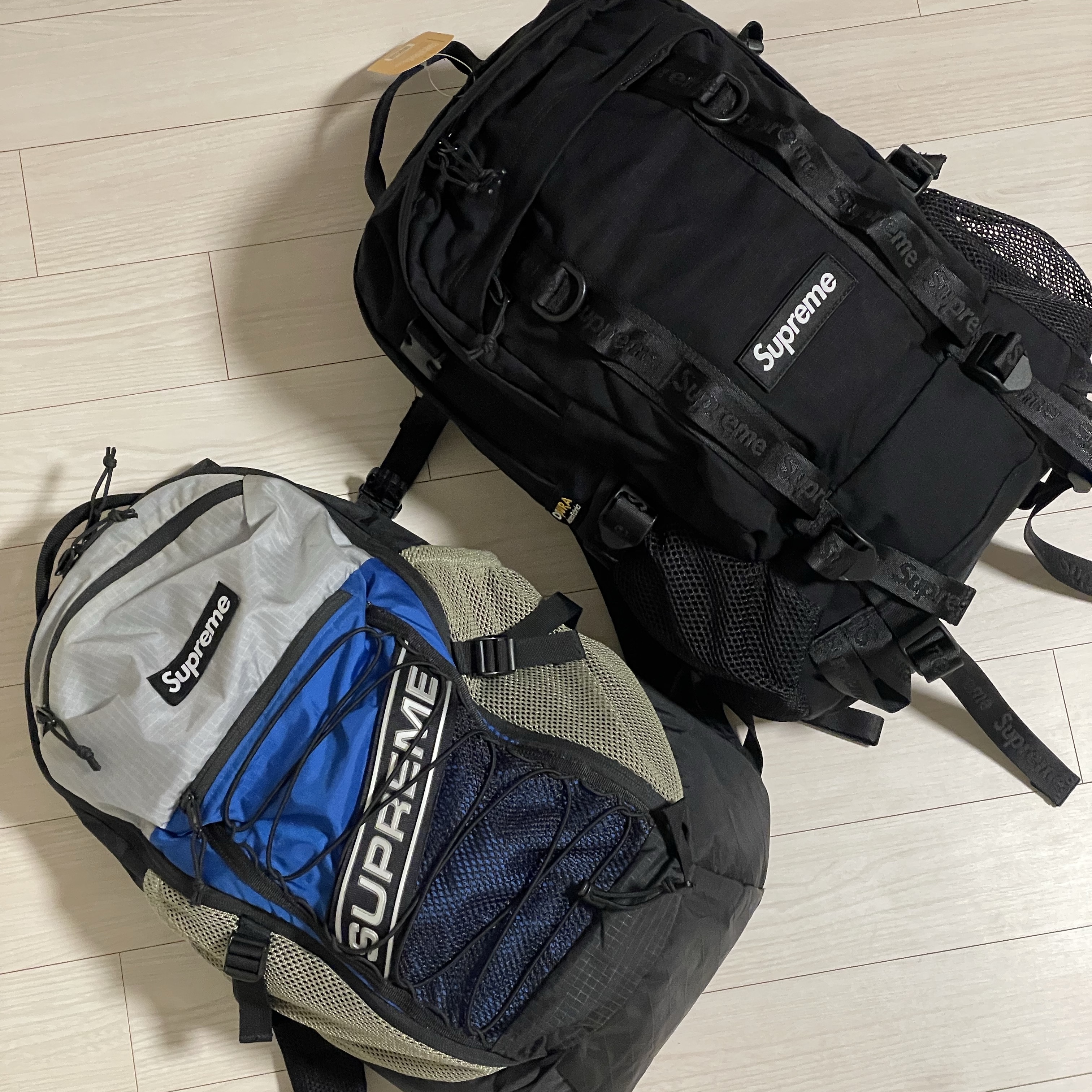 Supreme Backpack Black - 26SS, Supreme Backpack Blue - 23FW 착용 스타일 - 1