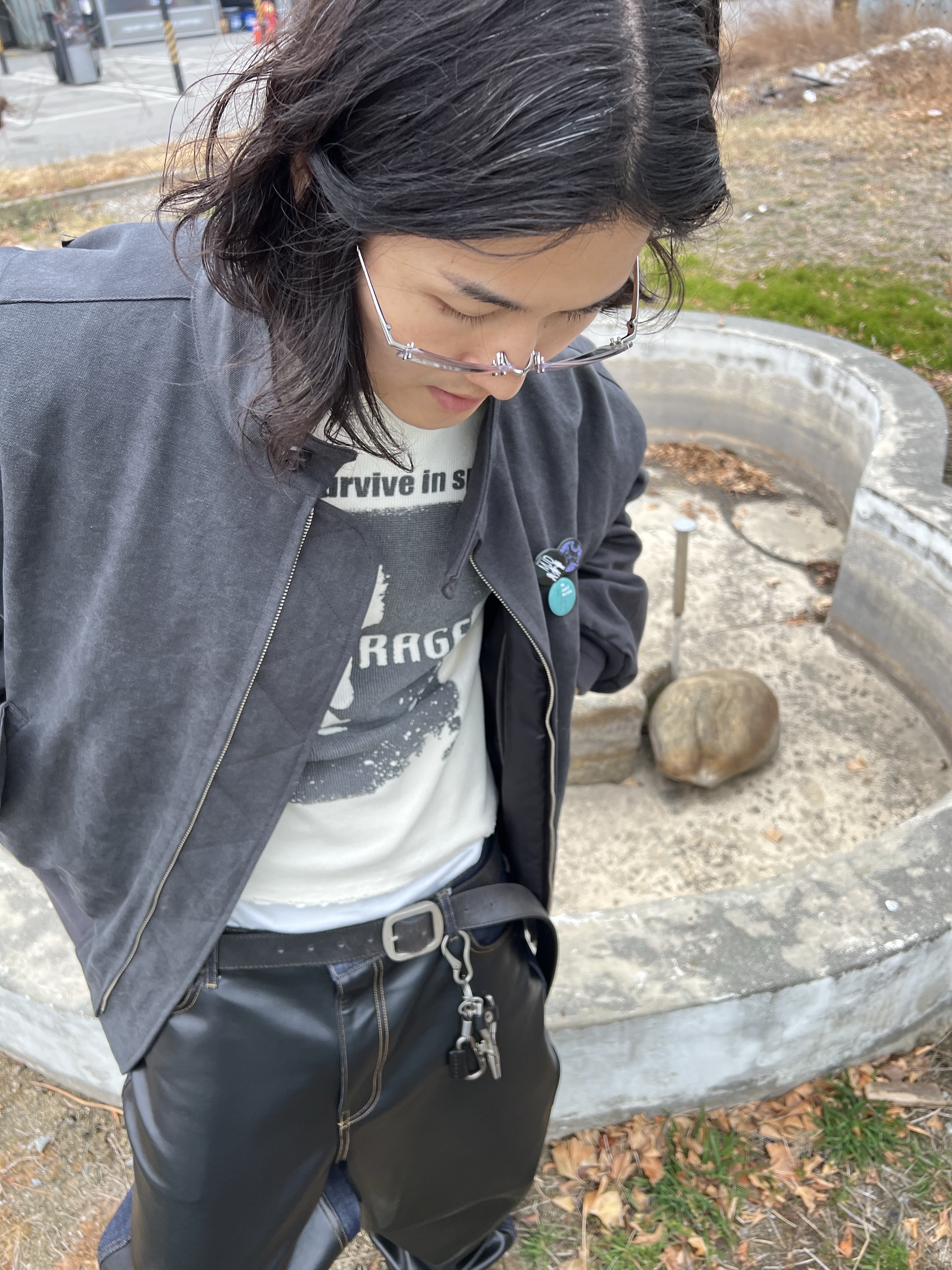 MJD Cowboy Canvas Harrington Jacket Charcoal, Undermycar MU.128 Original Logo Cracked Leather Belt Silver / Black 착용 스타일 - 4