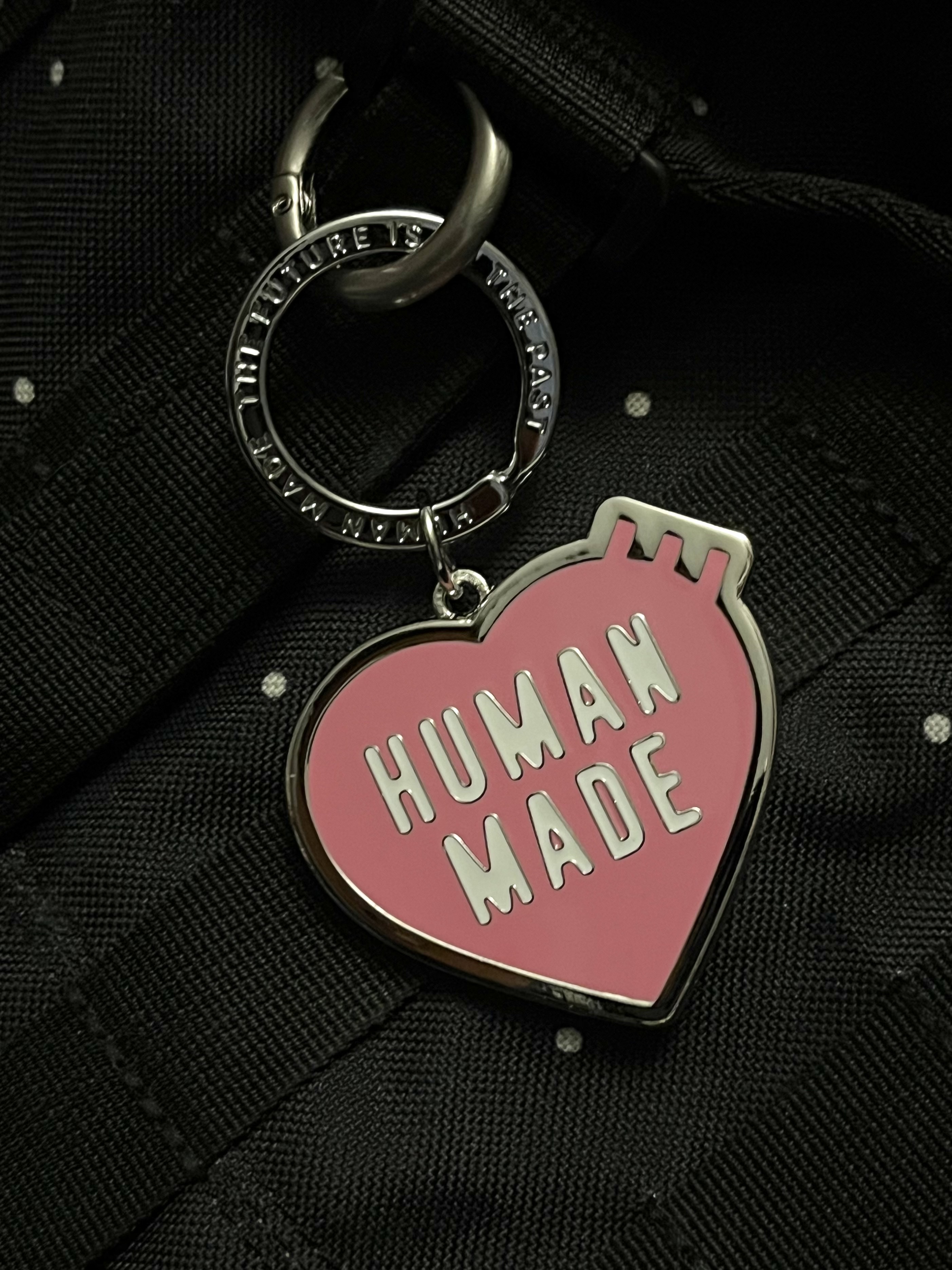 Human Made Heart Keyring Pink, Human Made Heart Keyring Red 착용 스타일