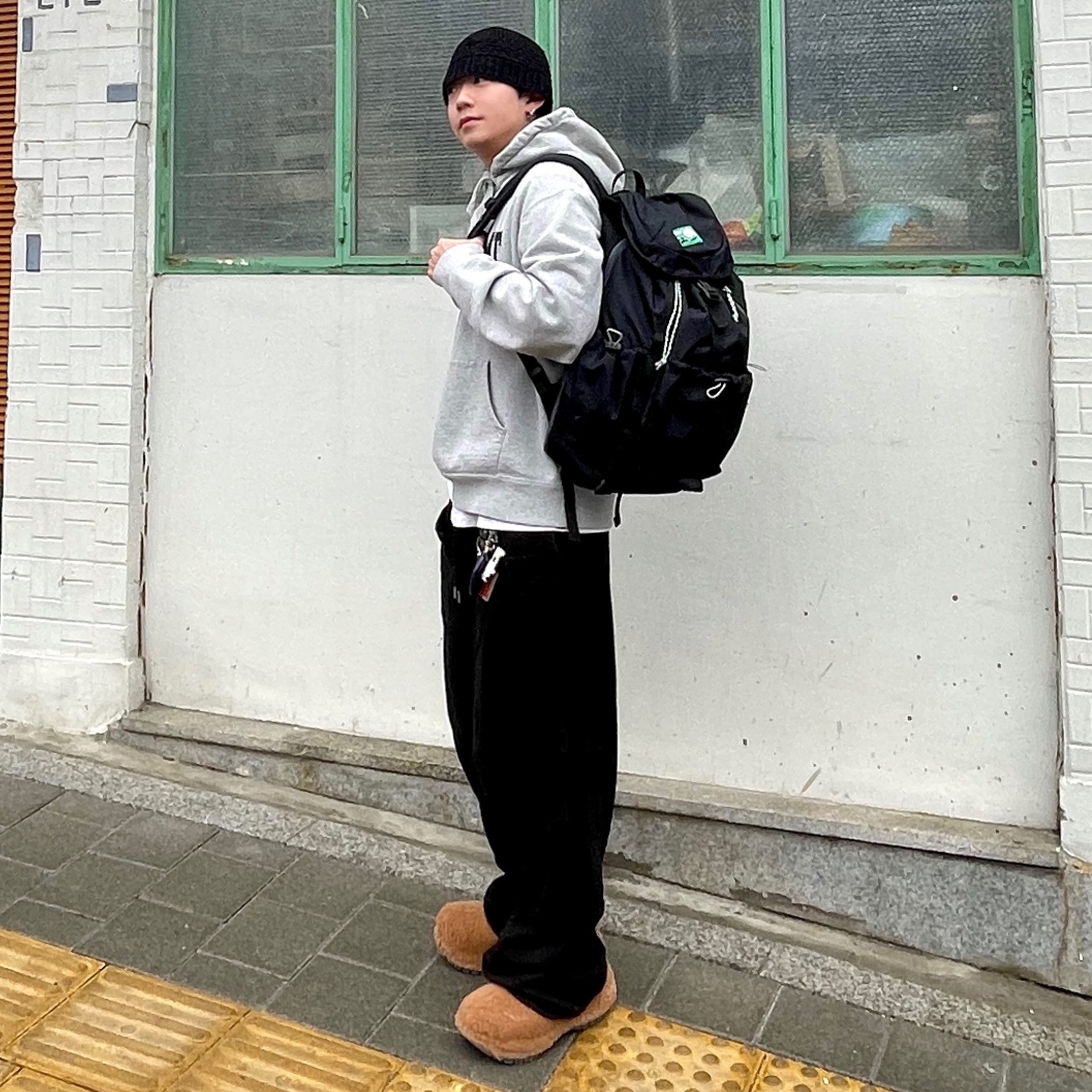 PARITY Rucksack Black 착용 스타일 - 1