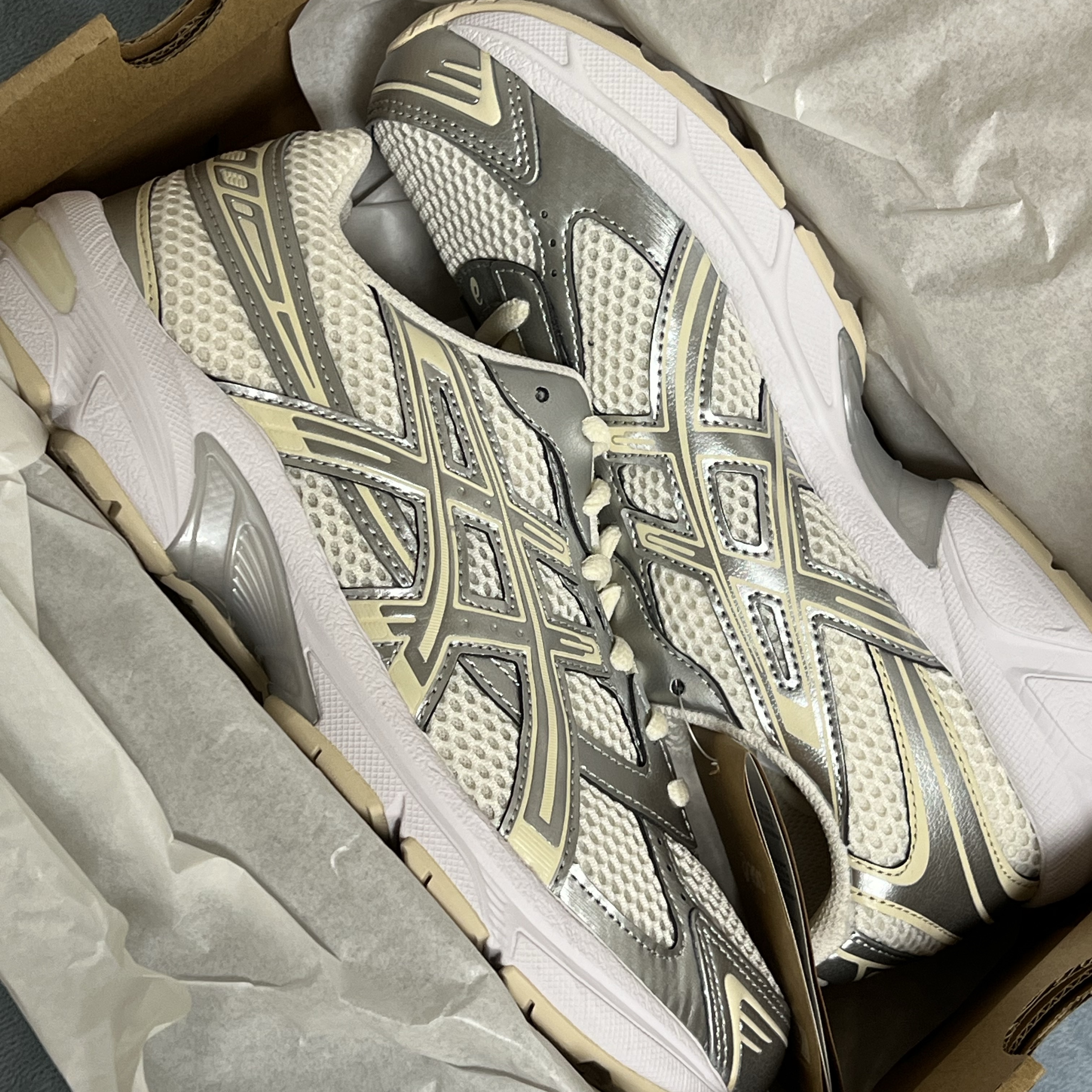 (W) Asics Gel-1130 Cream Pure Silver 착용 스타일 - 1
