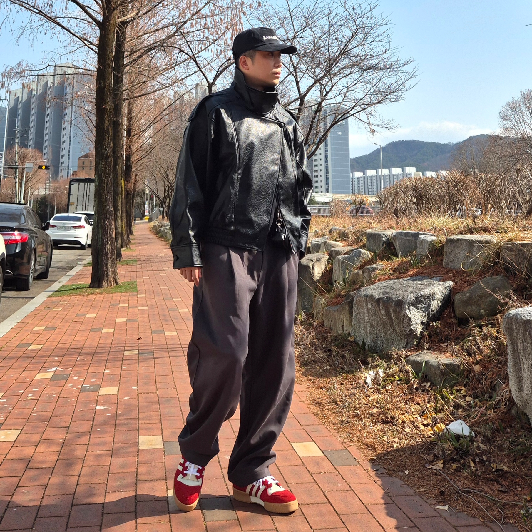 Zara Faux Leather Jacket Black, Adidas Rivalry Low Cloud White Team Power Red 착용 스타일 - 2