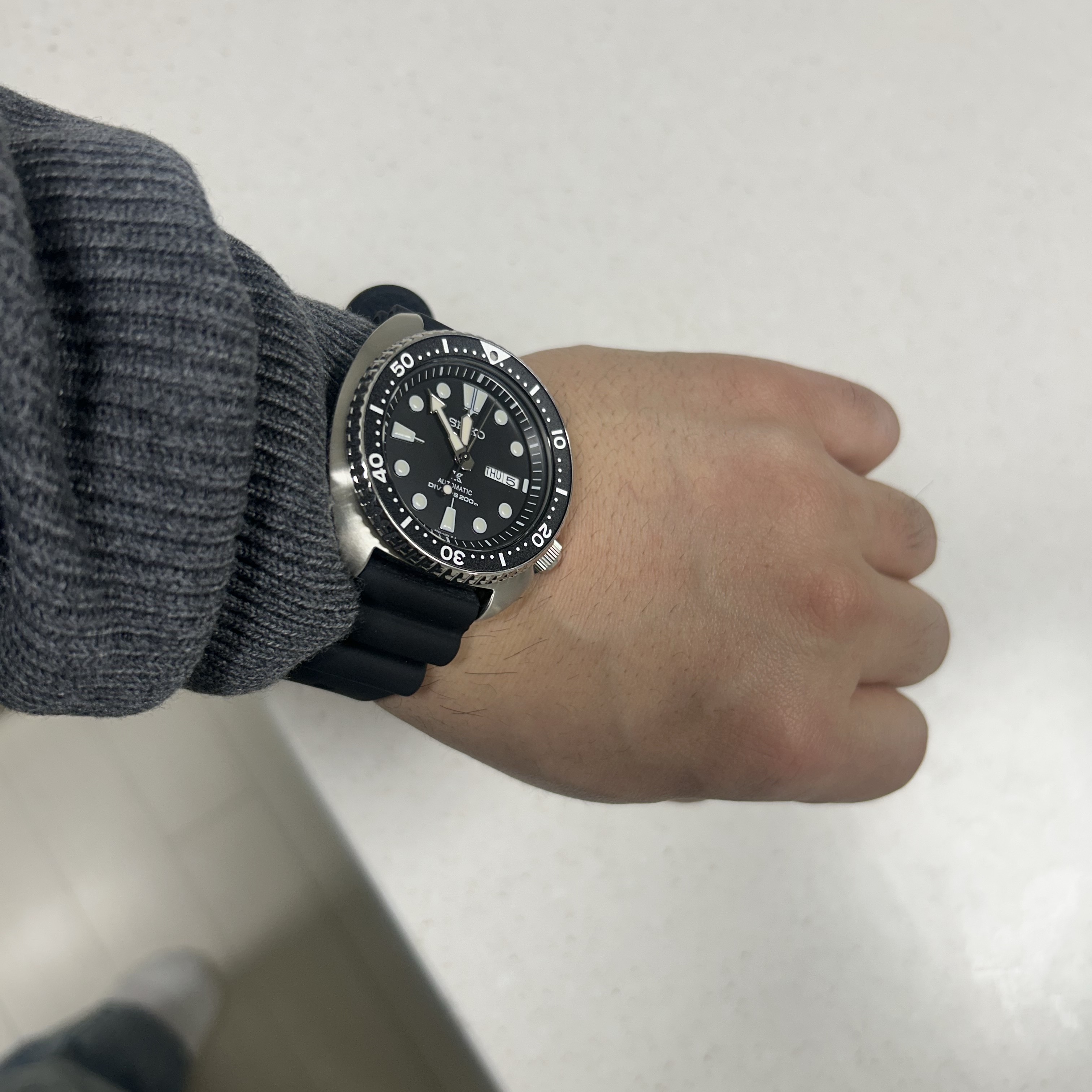 Seiko Prospex SRPE93 Black 착용 스타일