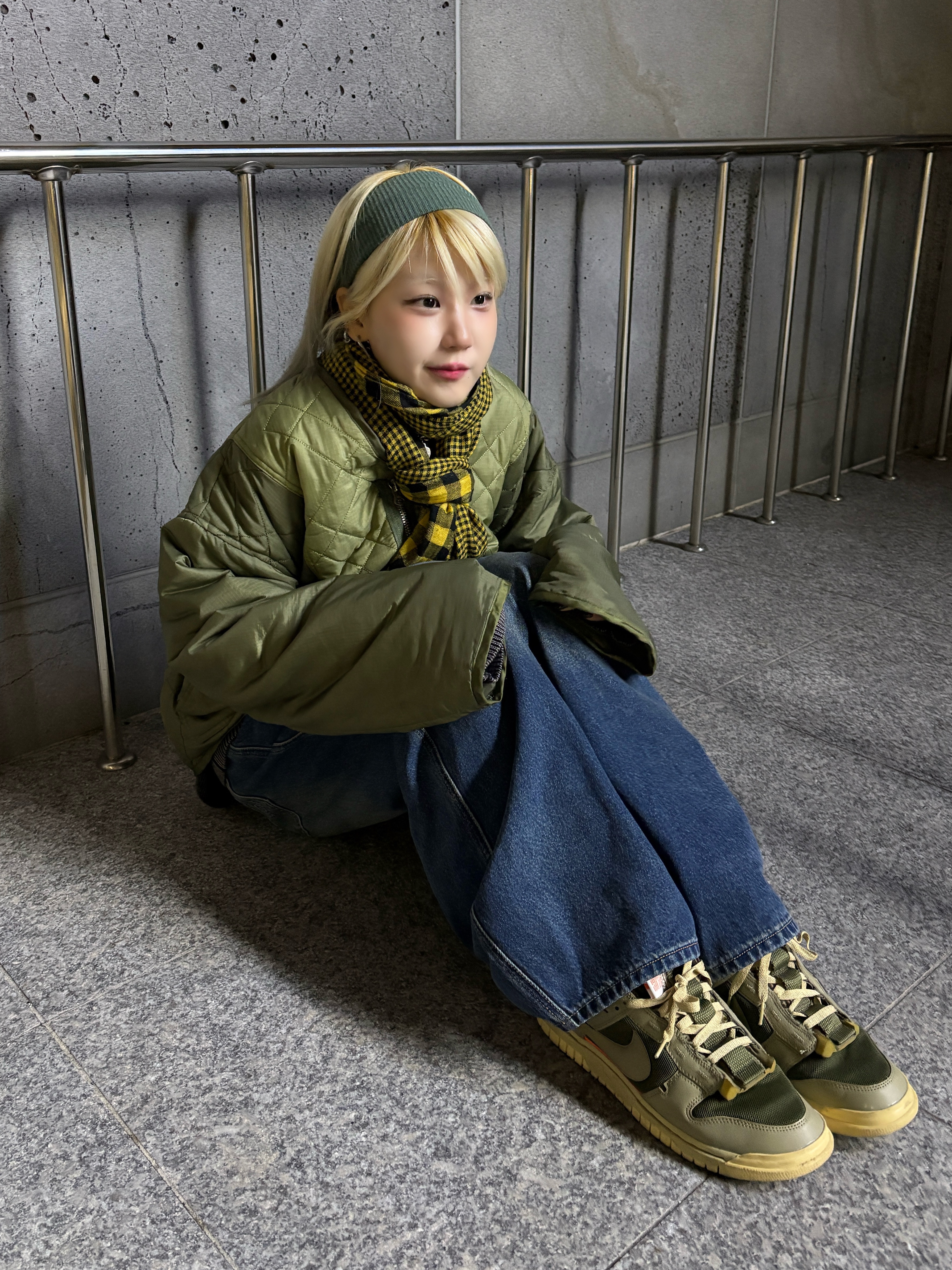 Nike Air Dunk Jumbo Medium Olive 착용 스타일 - 2