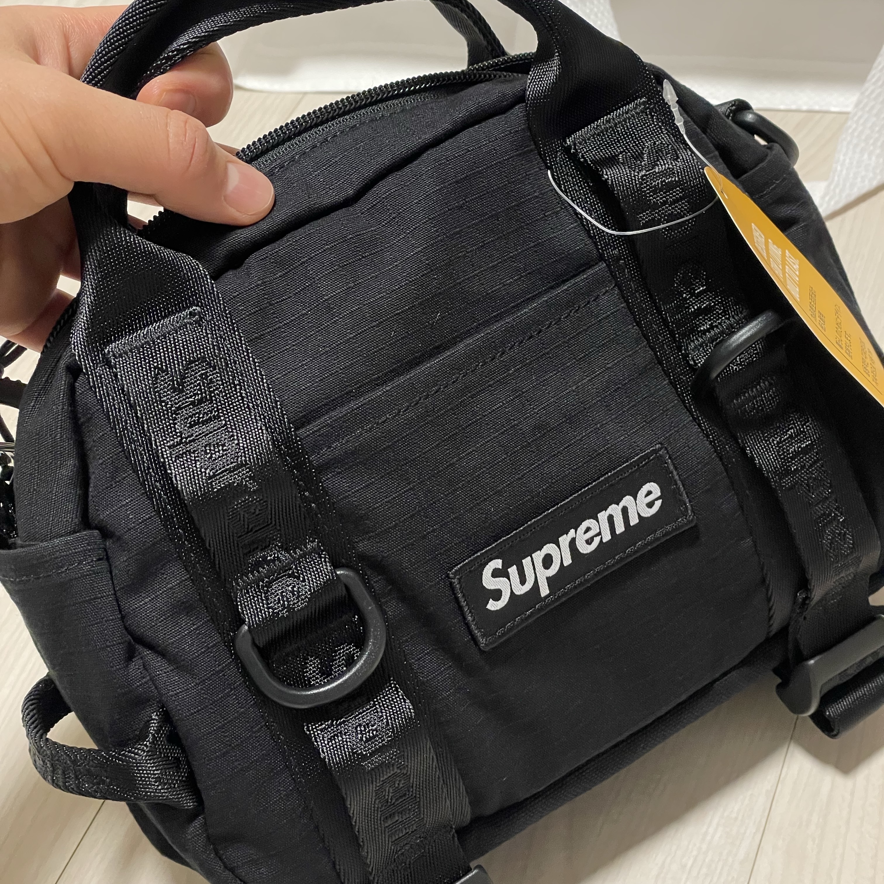 Supreme Mini Duffle Bag Black - 26SS 착용 스타일 - 3