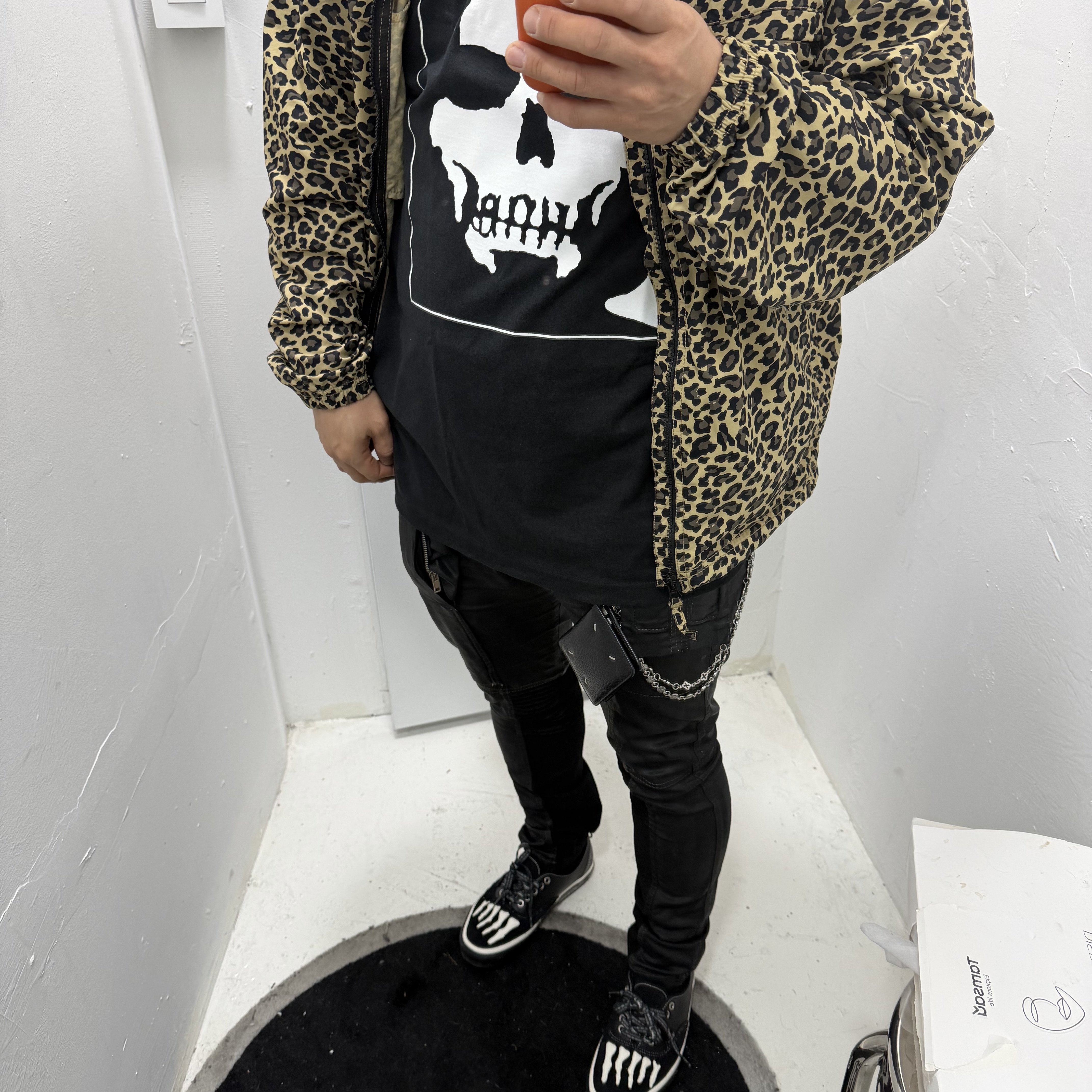 Supreme x Number (N)ine Manson Tee Black - 25FW, Vans x Mark SBTG Authentic Black 착용 스타일 - 1