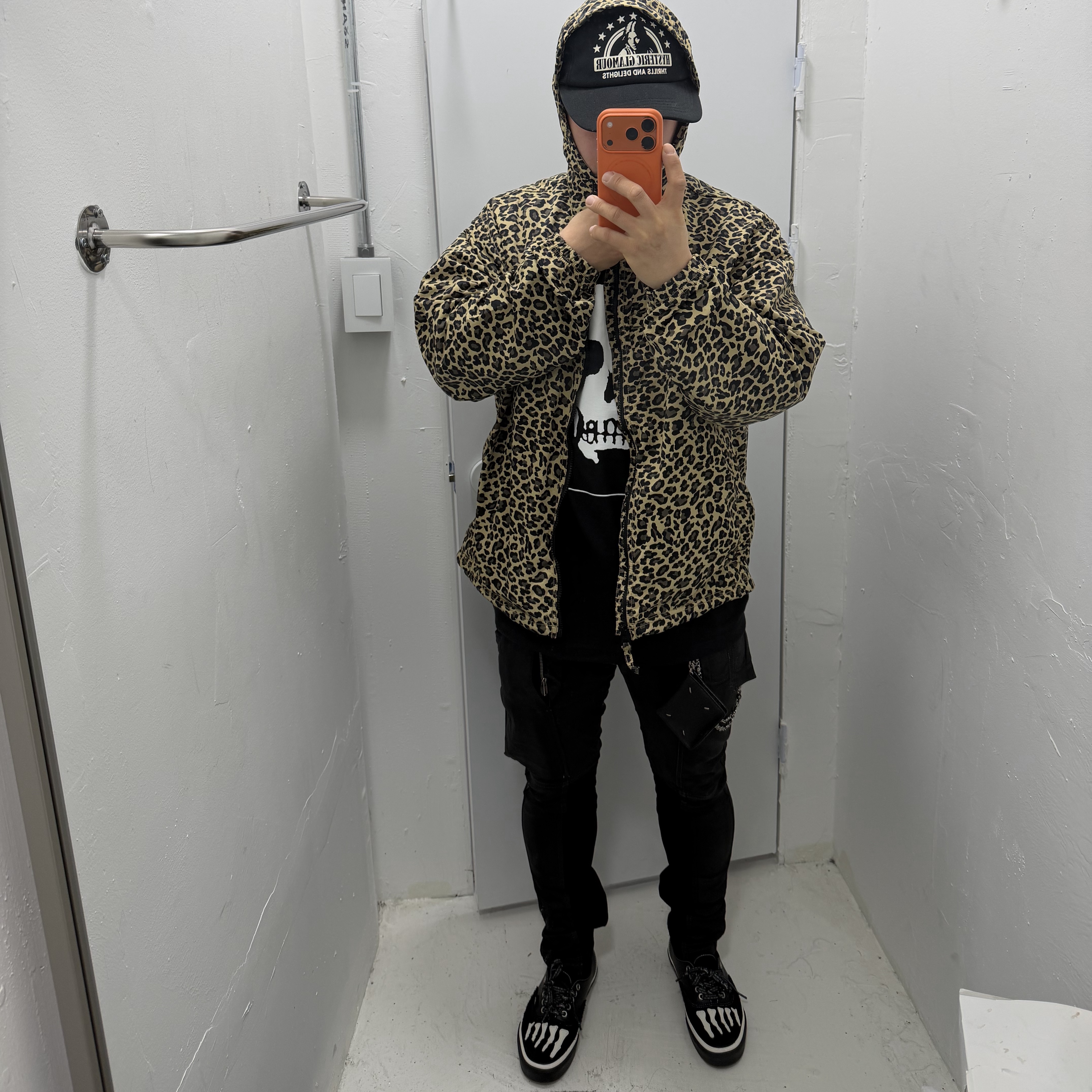 Vans x Mark SBTG Authentic Black 착용 스타일