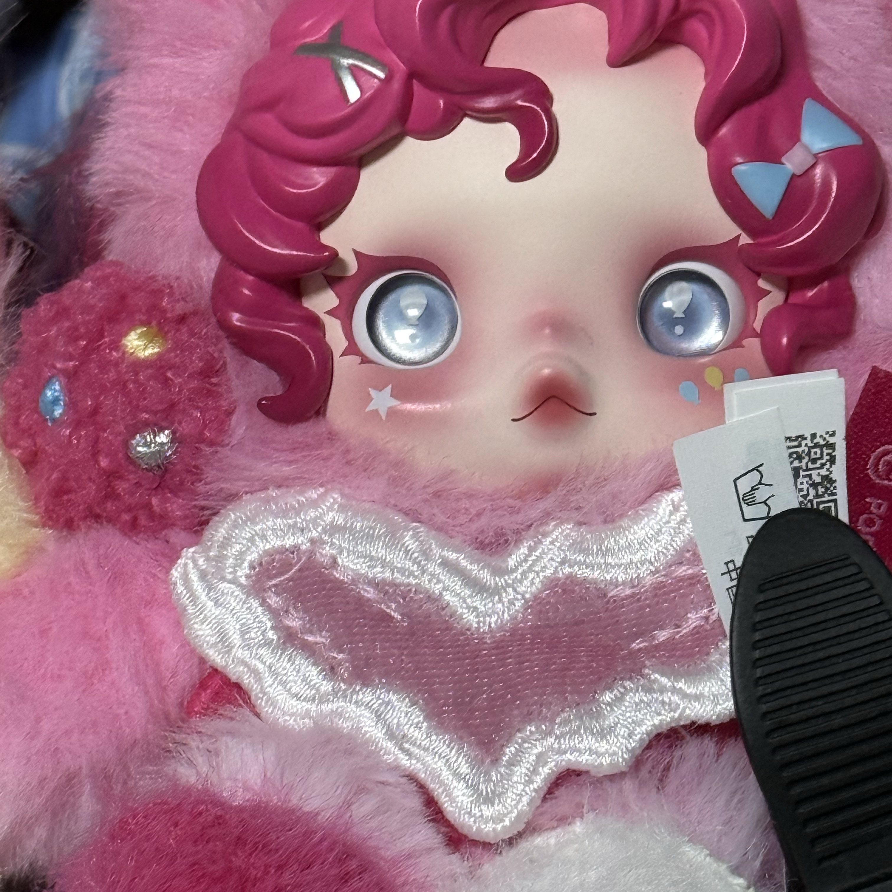 Pop Mart Skullpanda x My Little Pony Series Plush Doll Pendant Pinkie Pie (Opened Case) 착용 스타일