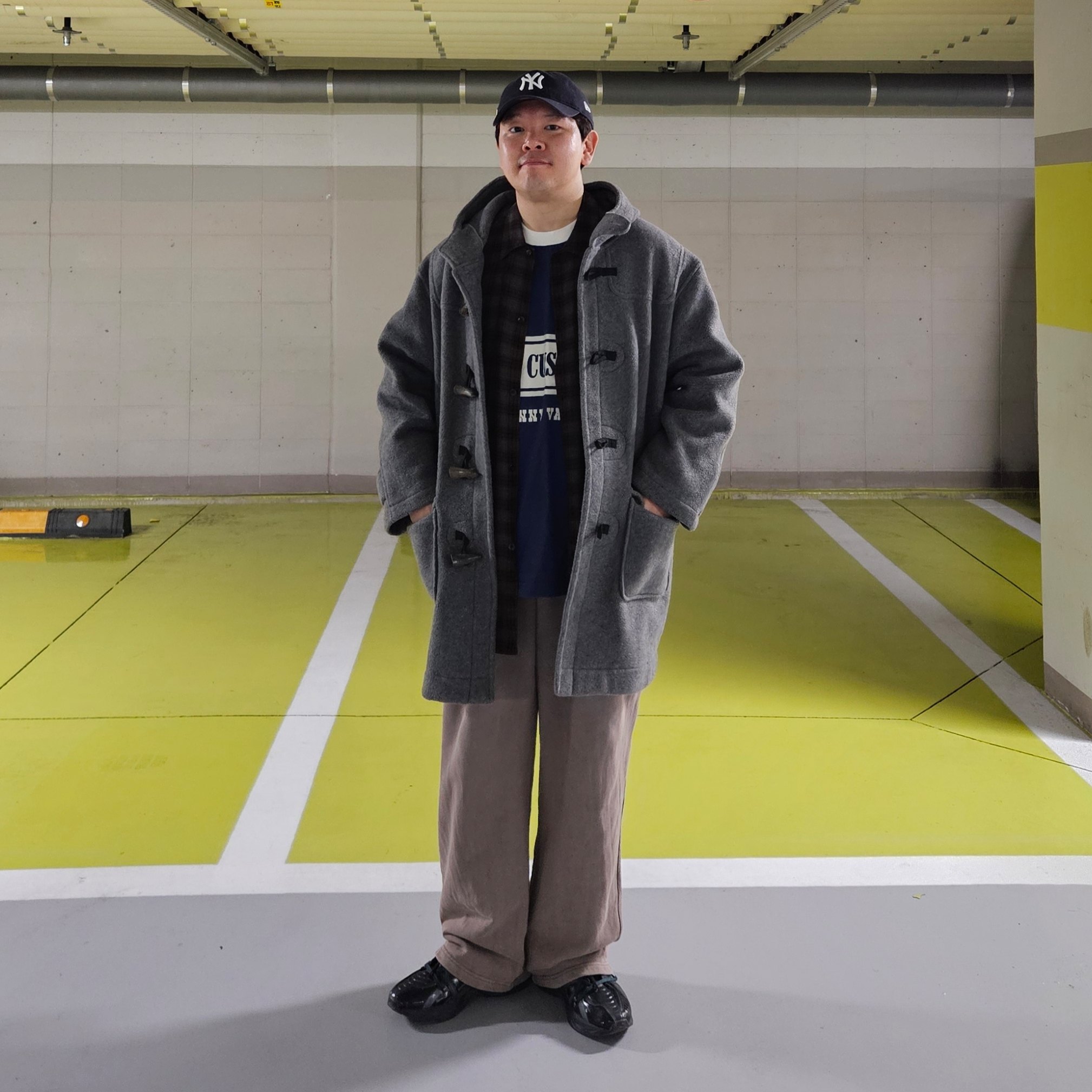 New Era x MoMA New York Yankees Cap Navy, Comoli Rayon Open Collar Shirt Check - 24SS 착용 스타일 - 1