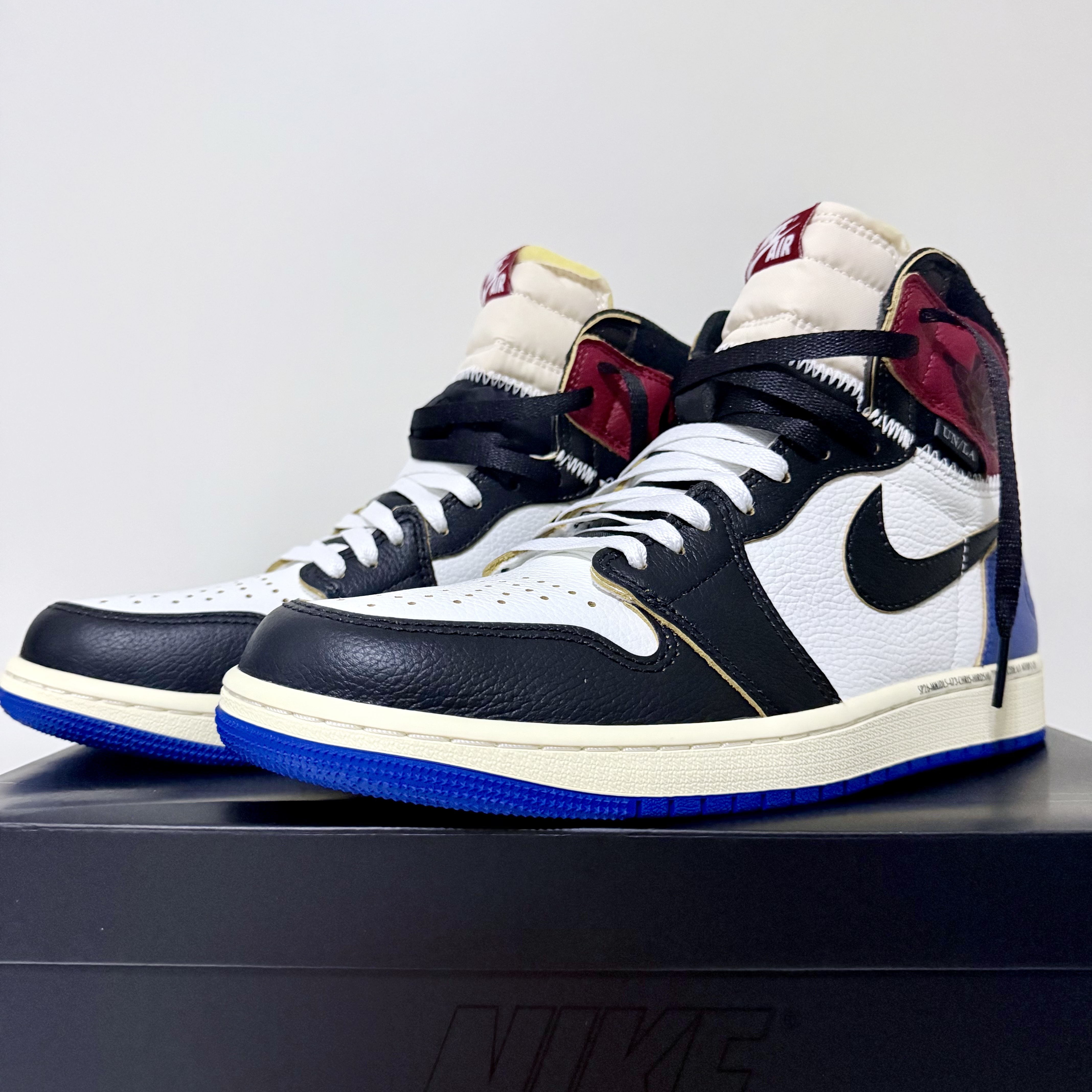 Jordan 1 x Fragment x Union LA Black and Varsity Red 착용 스타일 - 2