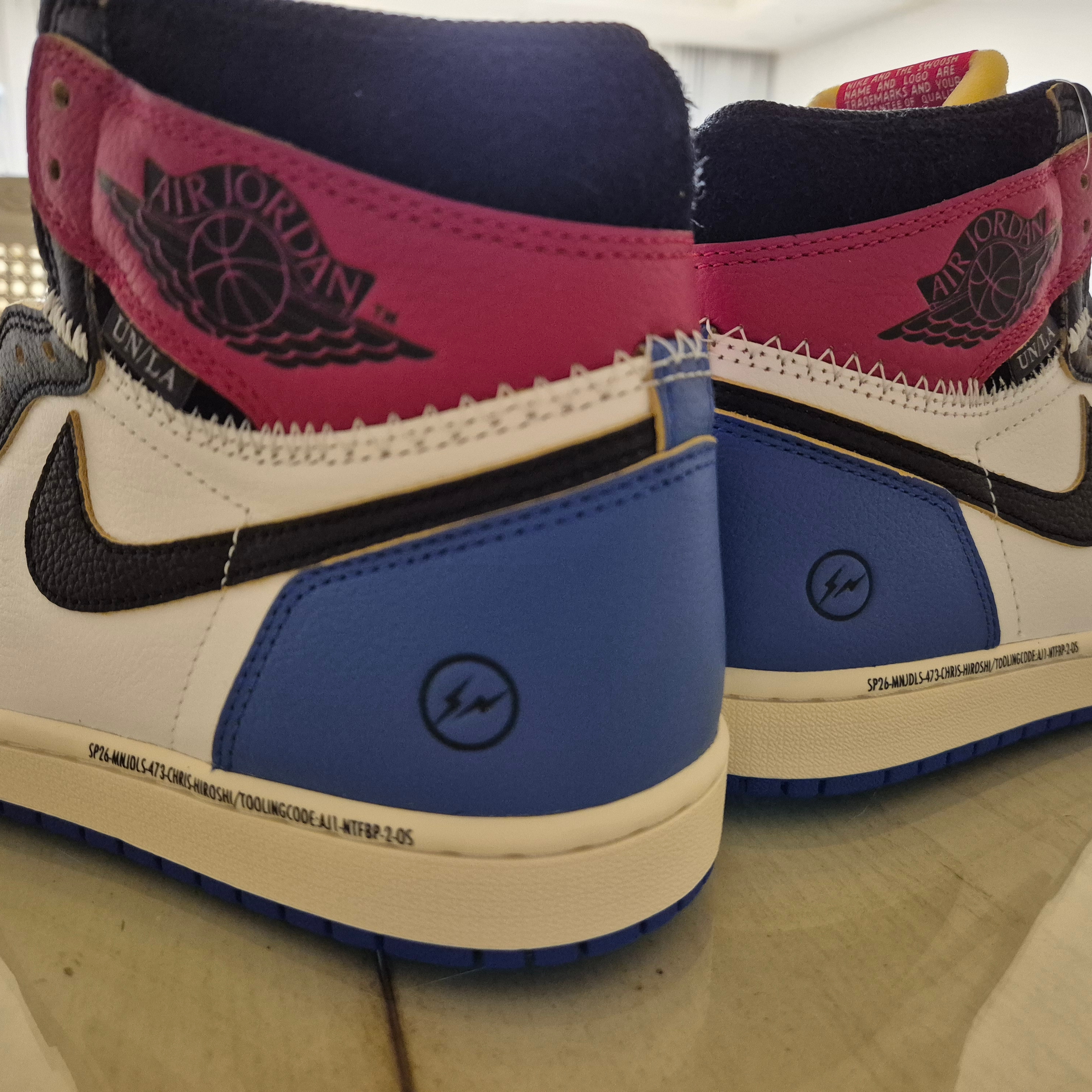 Jordan 1 x Fragment x Union LA Black and Varsity Red 착용 스타일