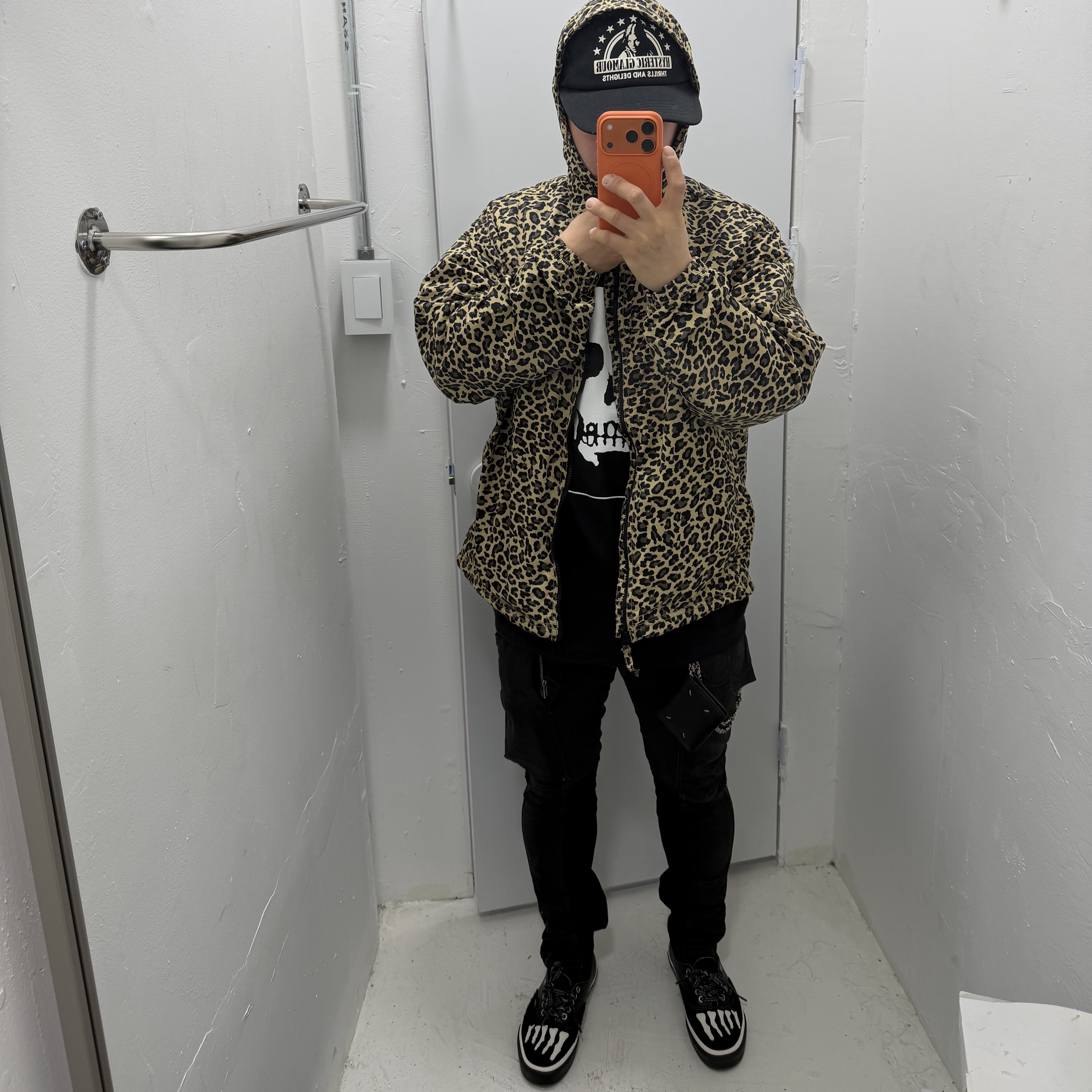 Supreme x Number (N)ine Manson Tee Black - 25FW, Vans x Mark SBTG Authentic Black 착용 스타일 - 2