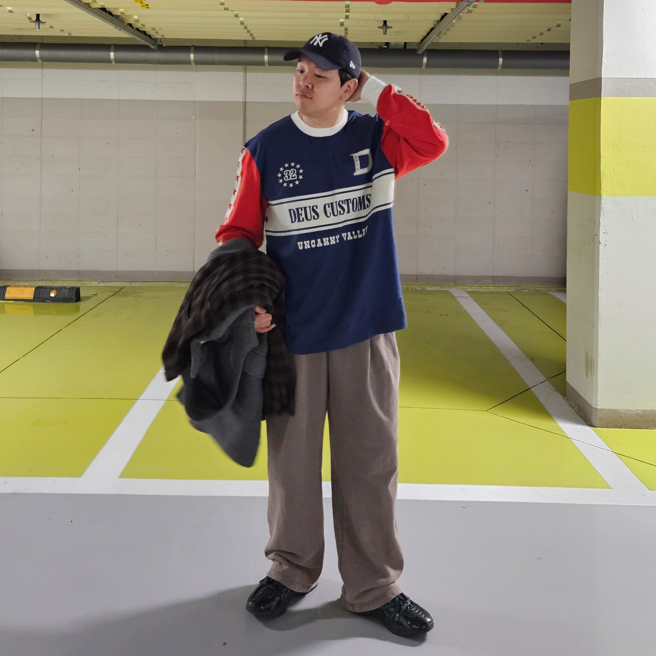 New Era x MoMA New York Yankees Cap Navy, Comoli Rayon Open Collar Shirt Check - 24SS 착용 스타일 - 1